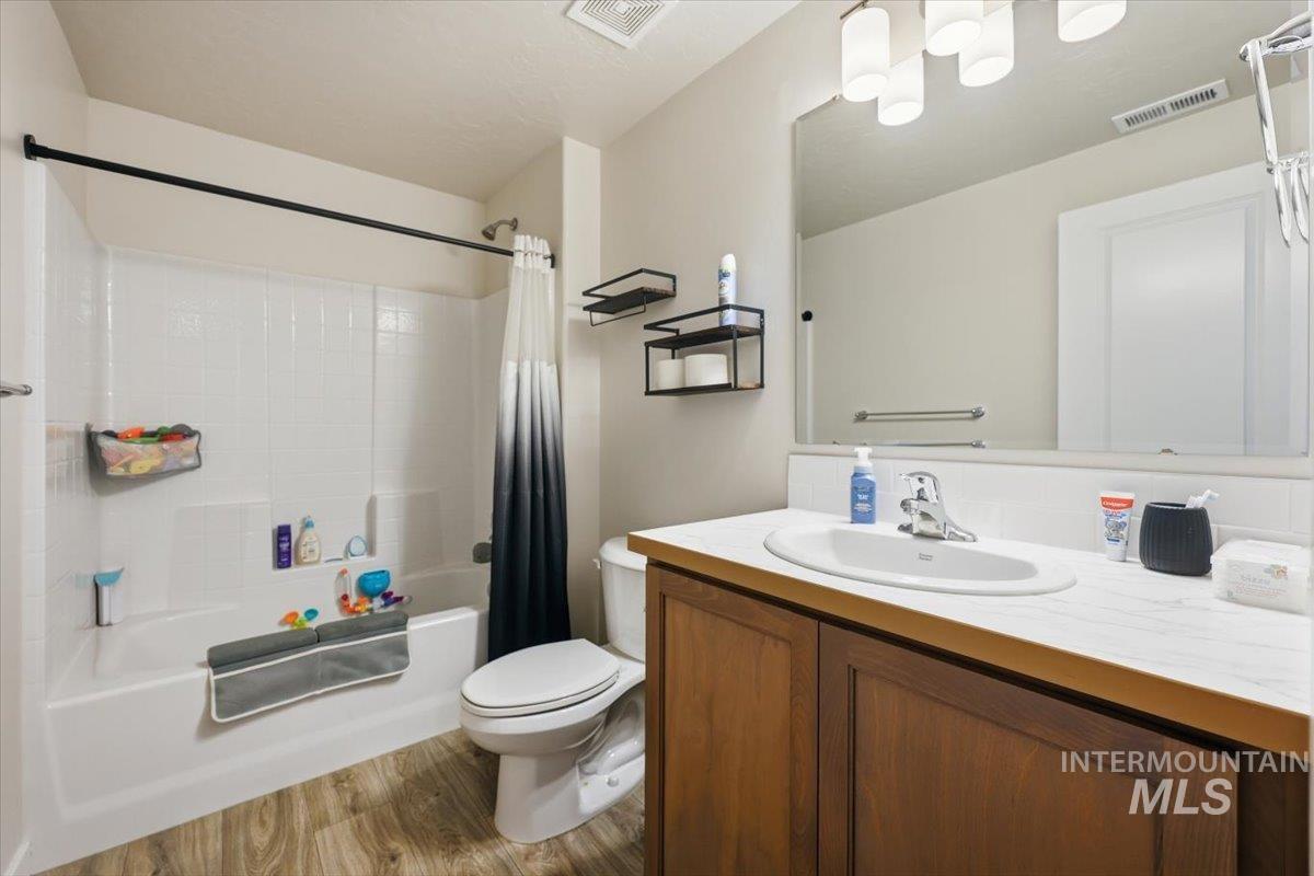5744 E Garby Street Property Photo 8