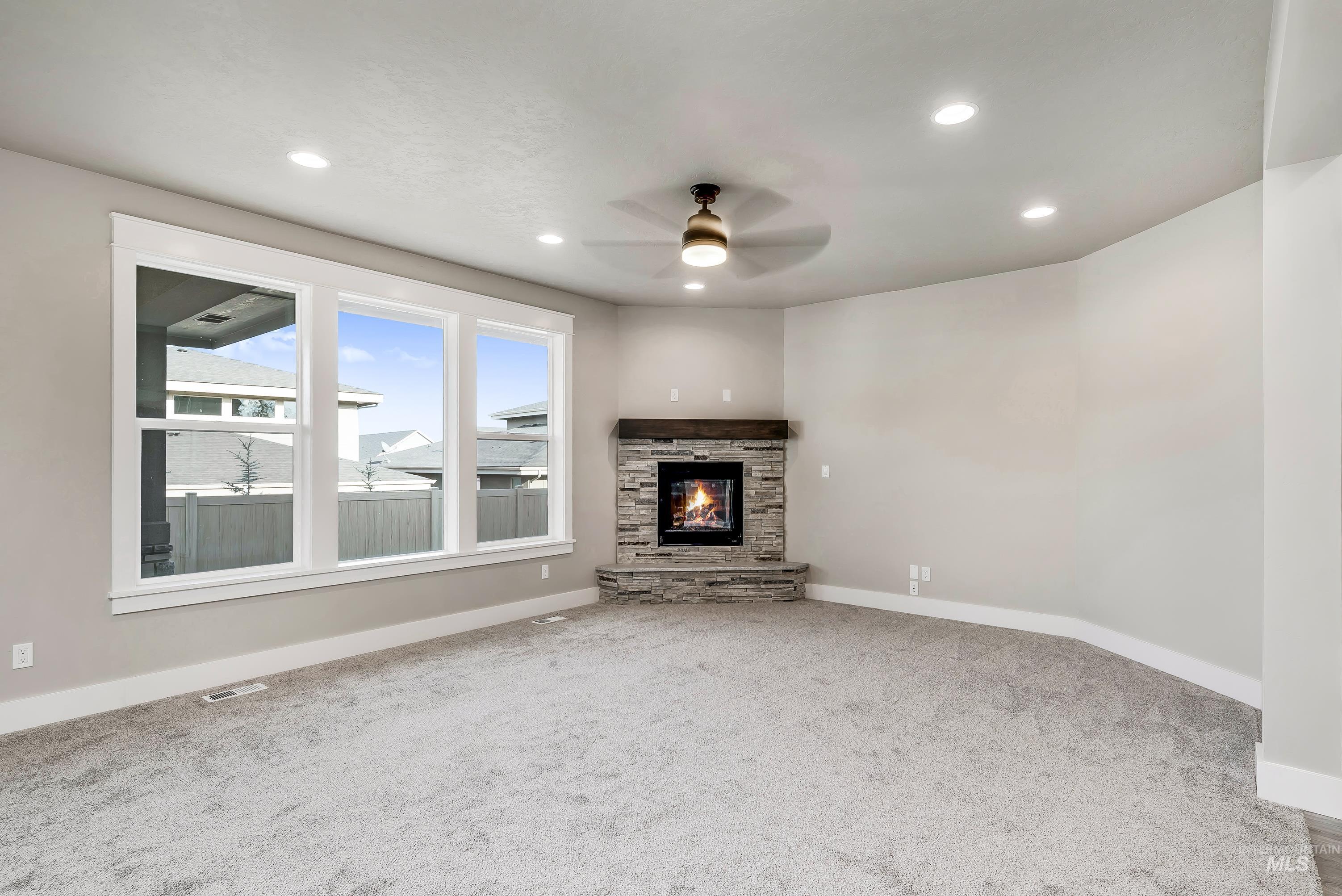 470 E Claymont Ct Property Photo 15