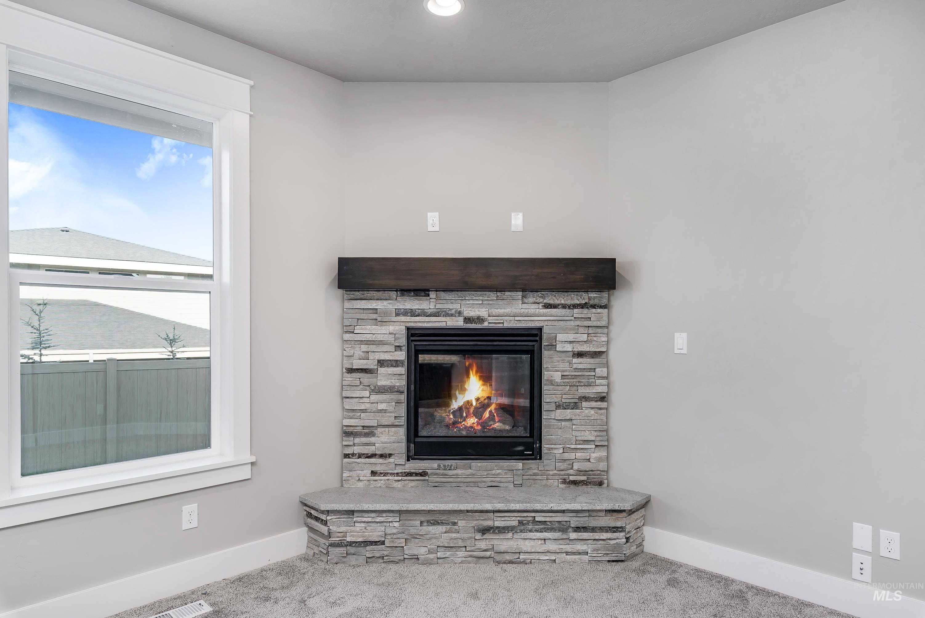 470 E Claymont Ct Property Photo 16