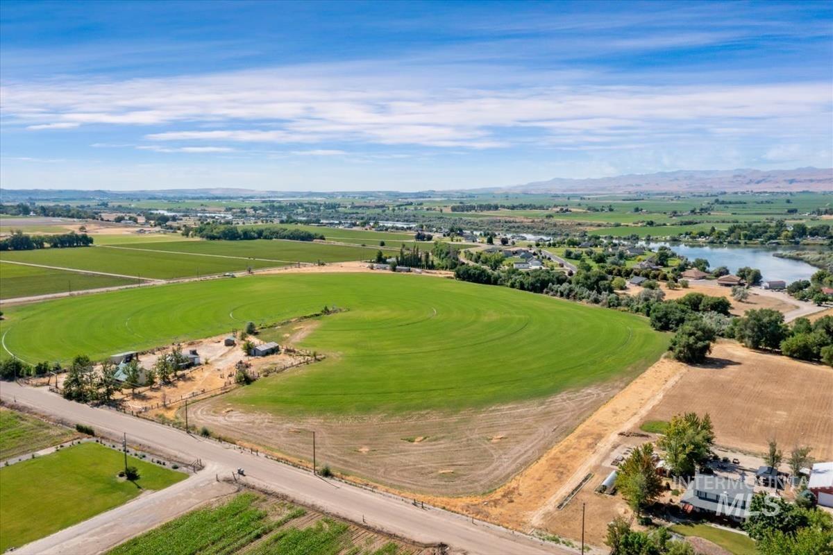 25653 Graphic Ln Property Photo 4