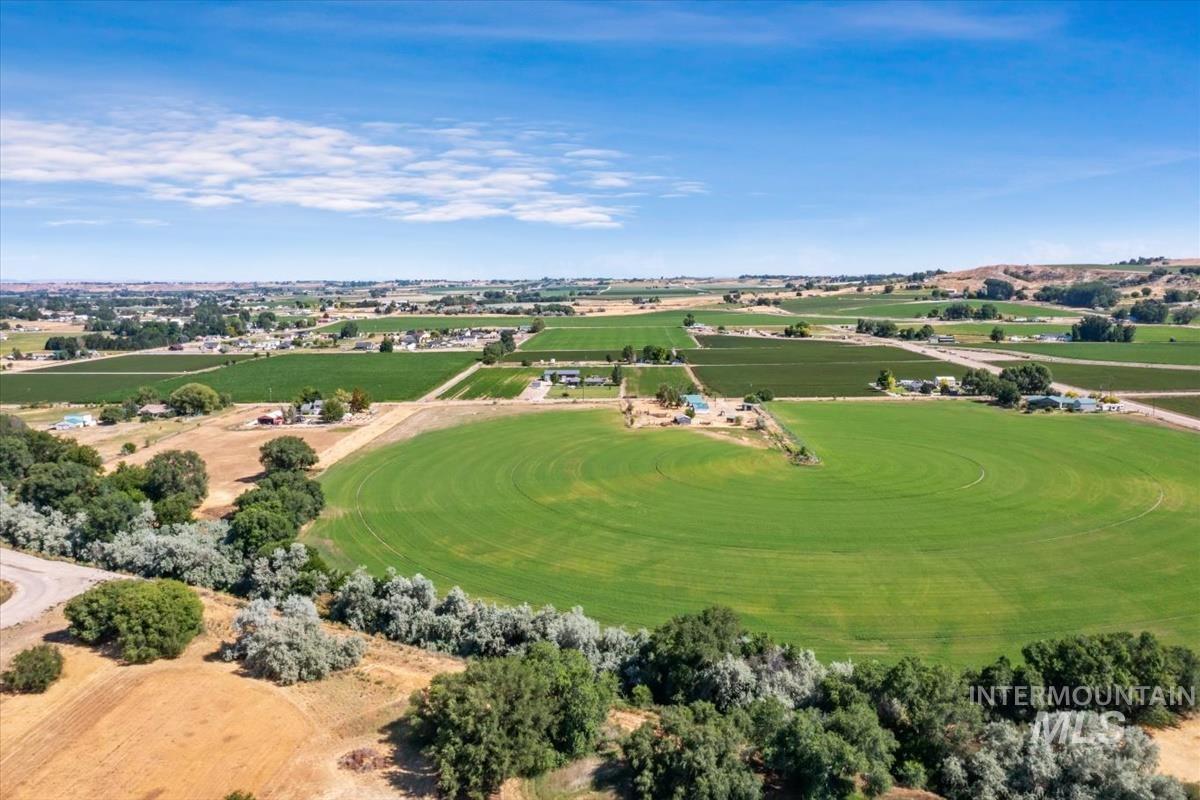 25653 Graphic Ln Property Photo 6