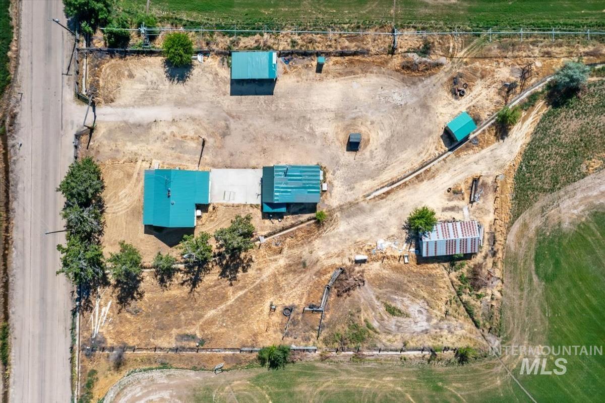 25653 Graphic Ln Property Photo 8
