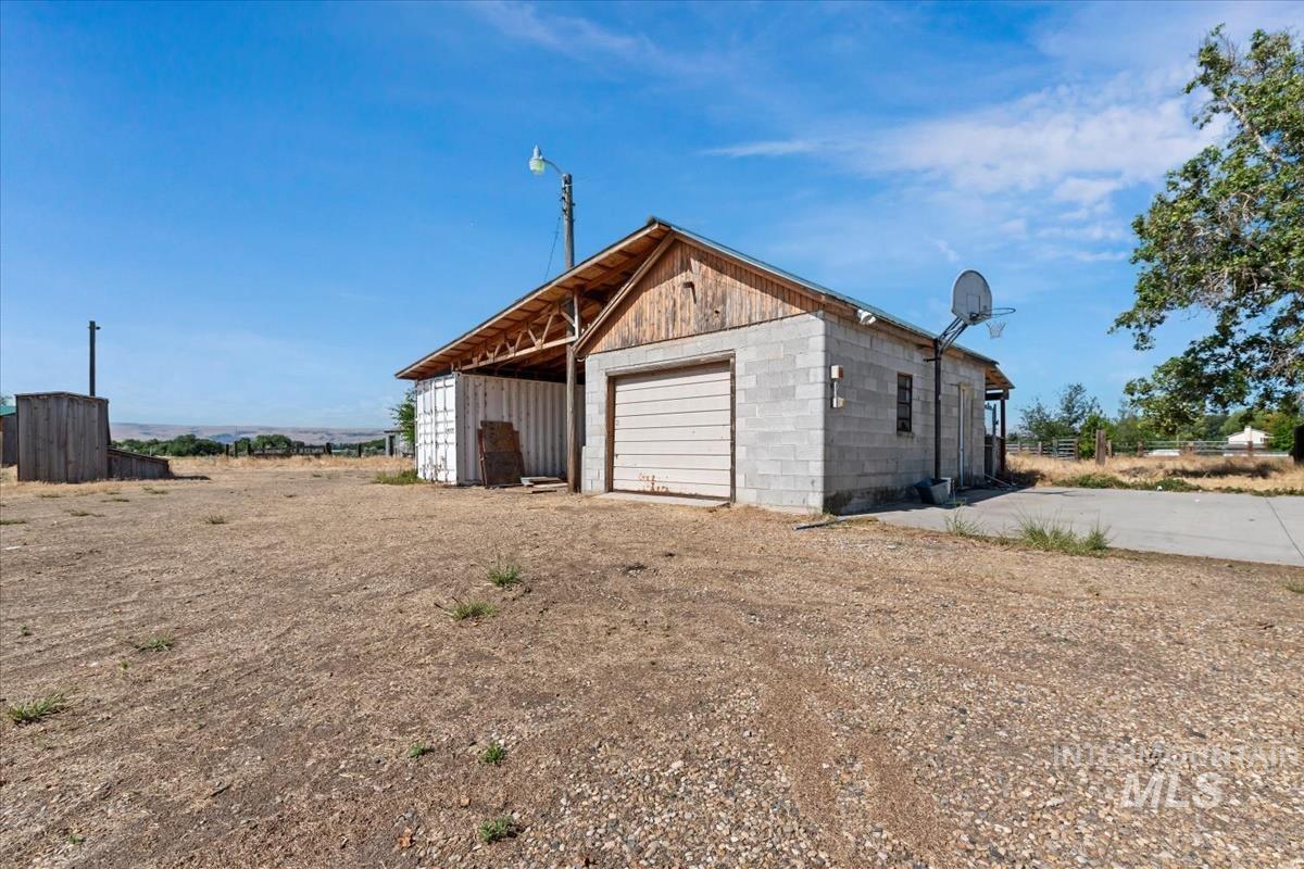 25653 Graphic Ln Property Photo 16