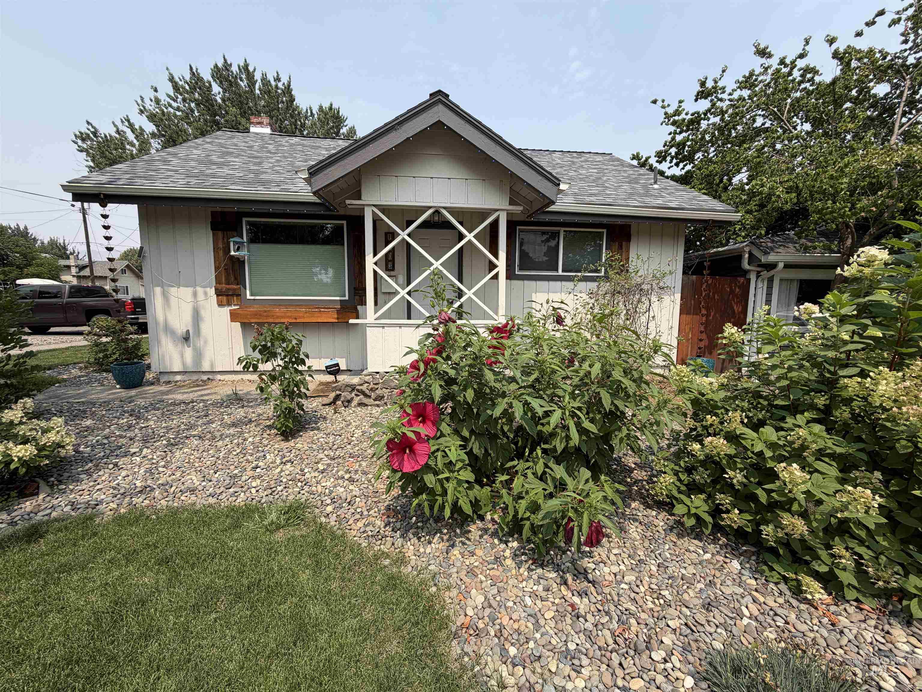 1503 10th Ave. Property Photo 1