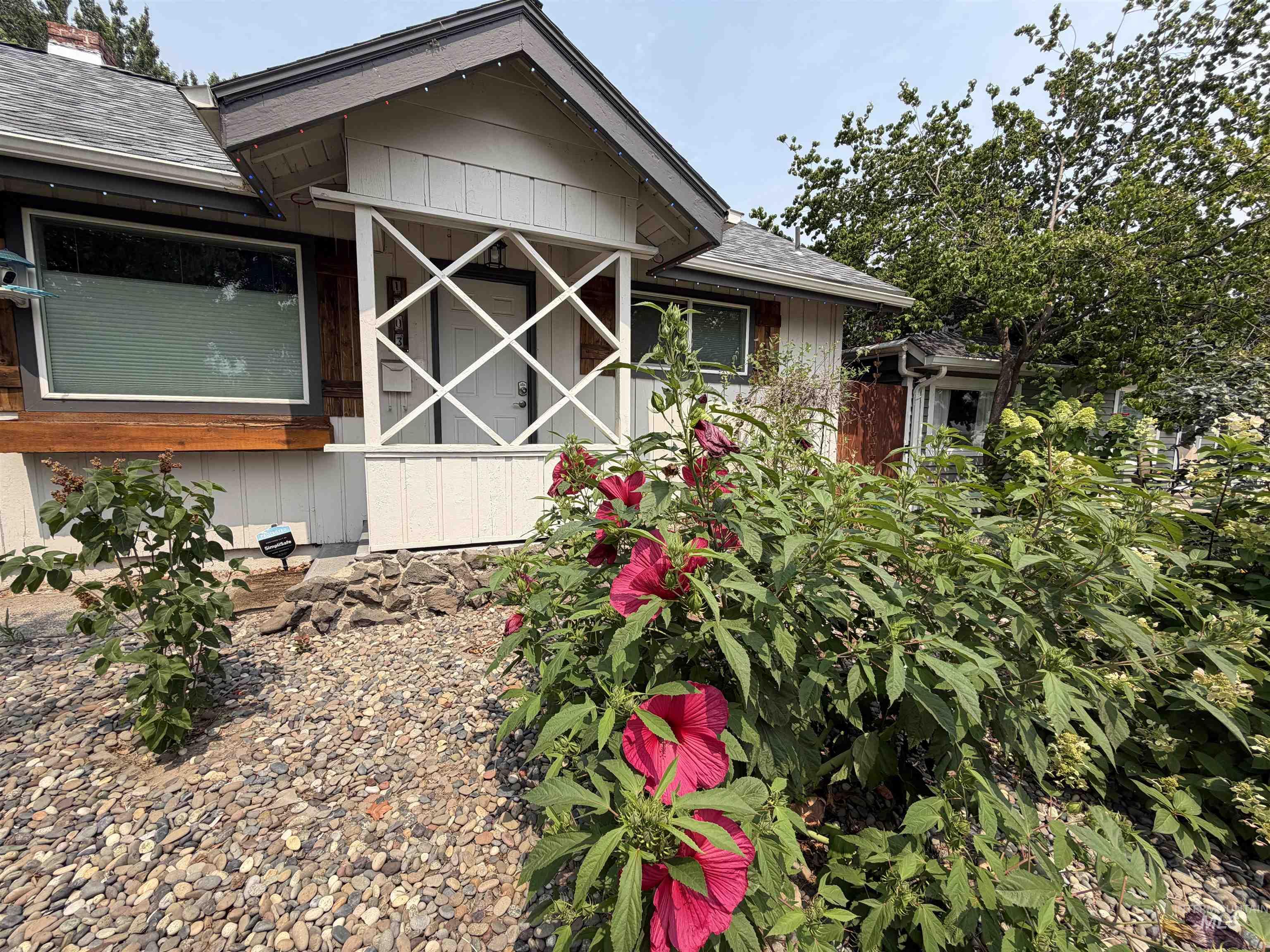 1503 10th Ave. Property Photo 2