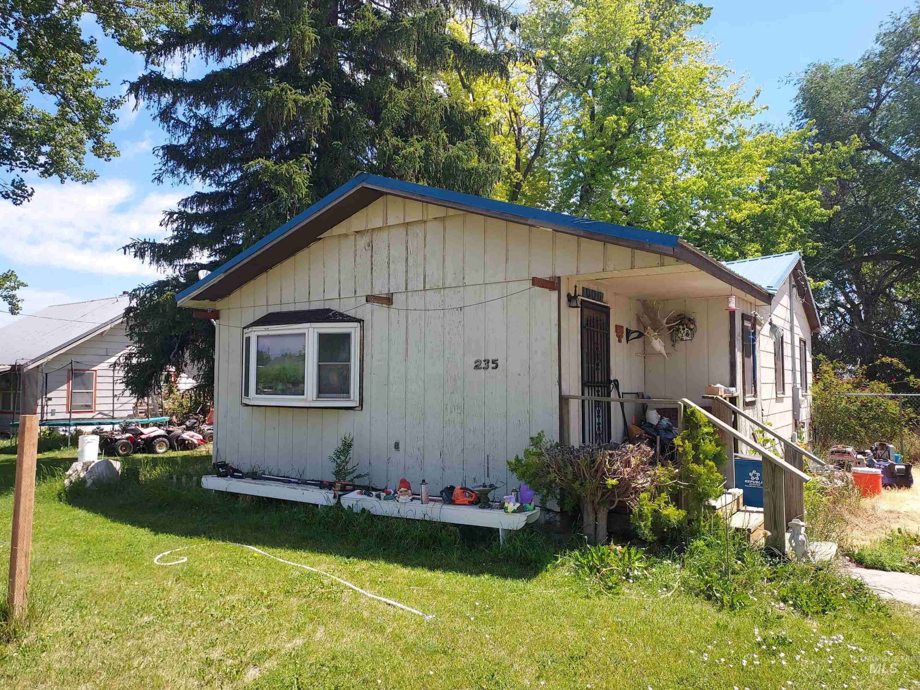 235 Brooks Ave. South Property Photo 1