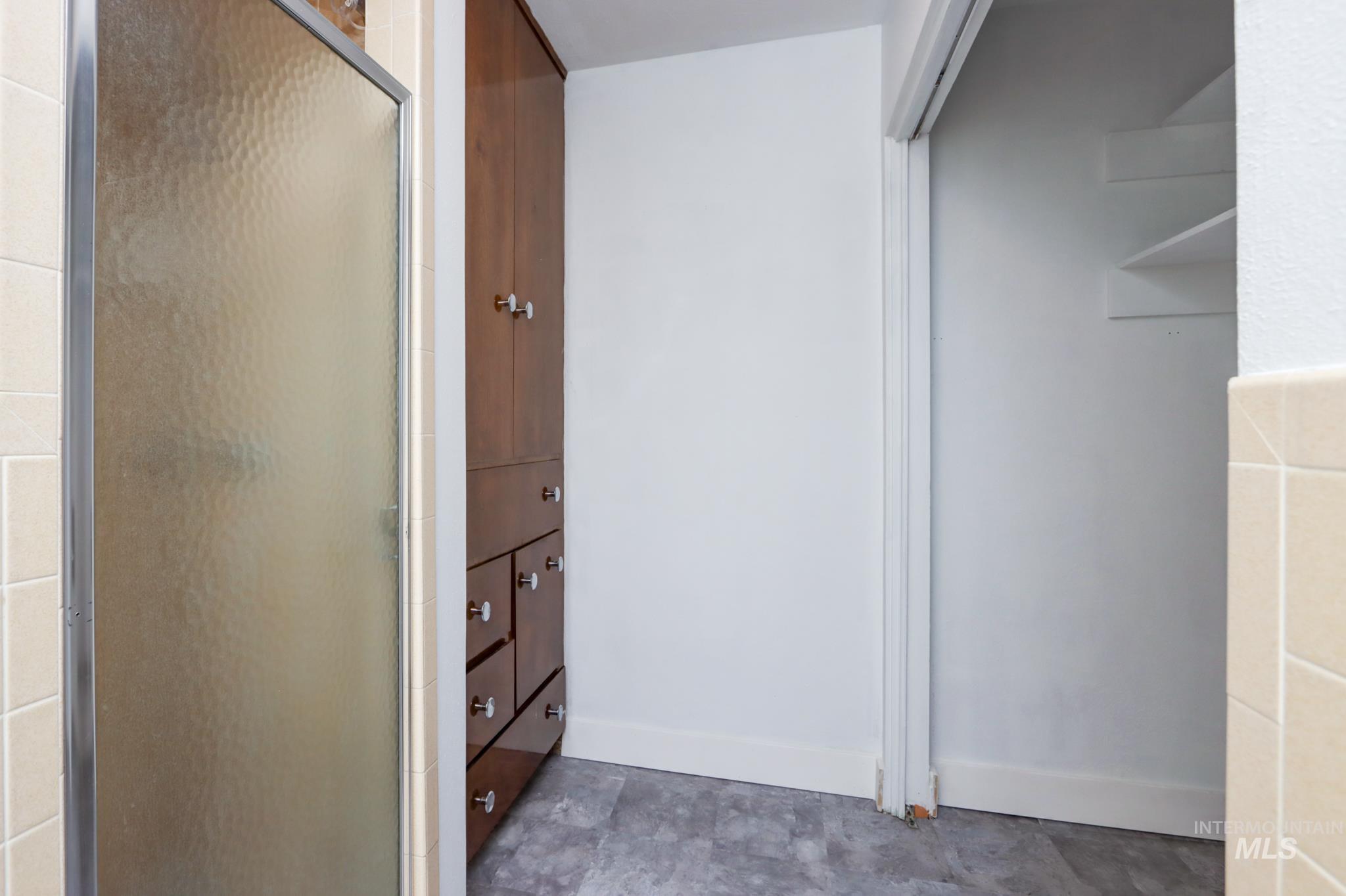 801 Thompson Avenue Property Photo 21