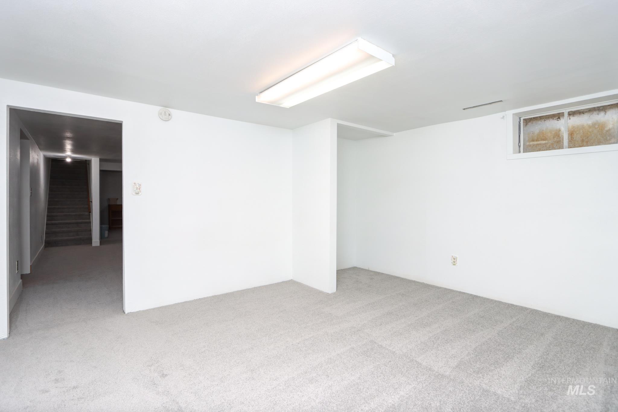 801 Thompson Avenue Property Photo 27