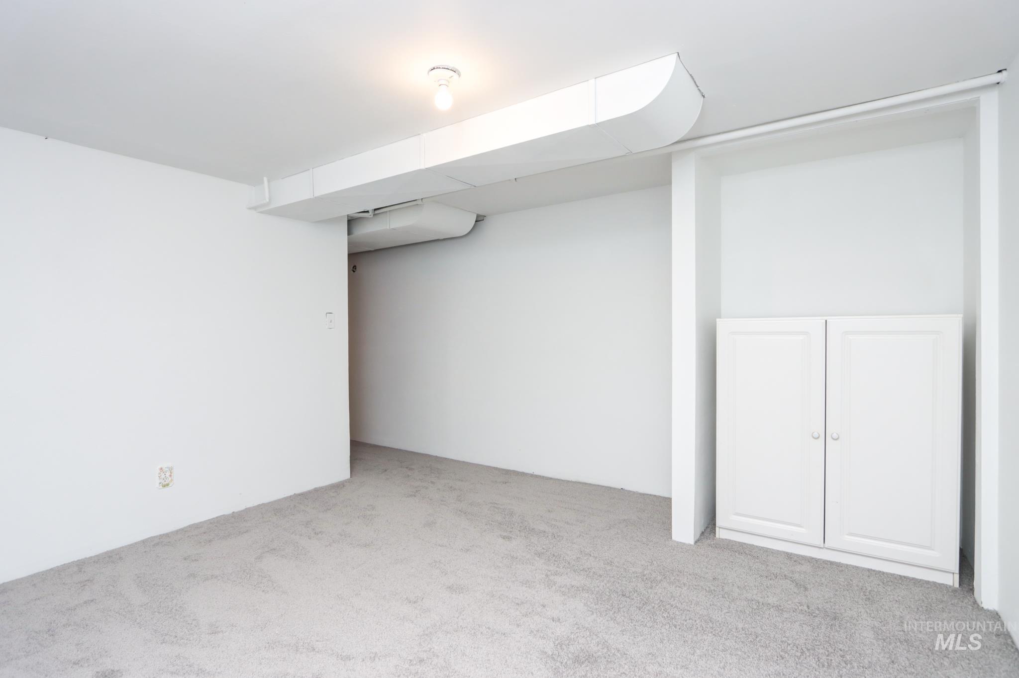 801 Thompson Avenue Property Photo 29