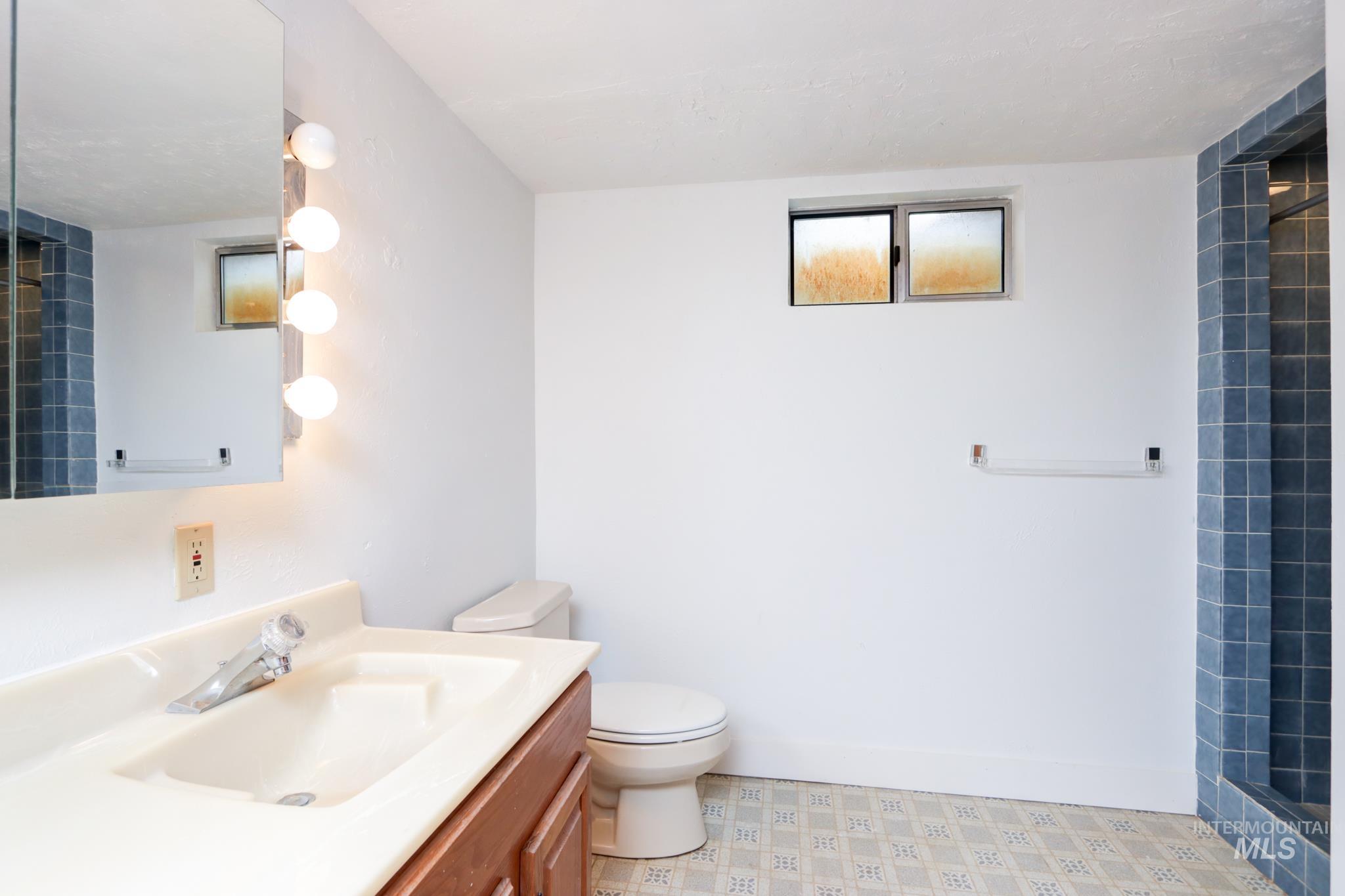 801 Thompson Avenue Property Photo 31