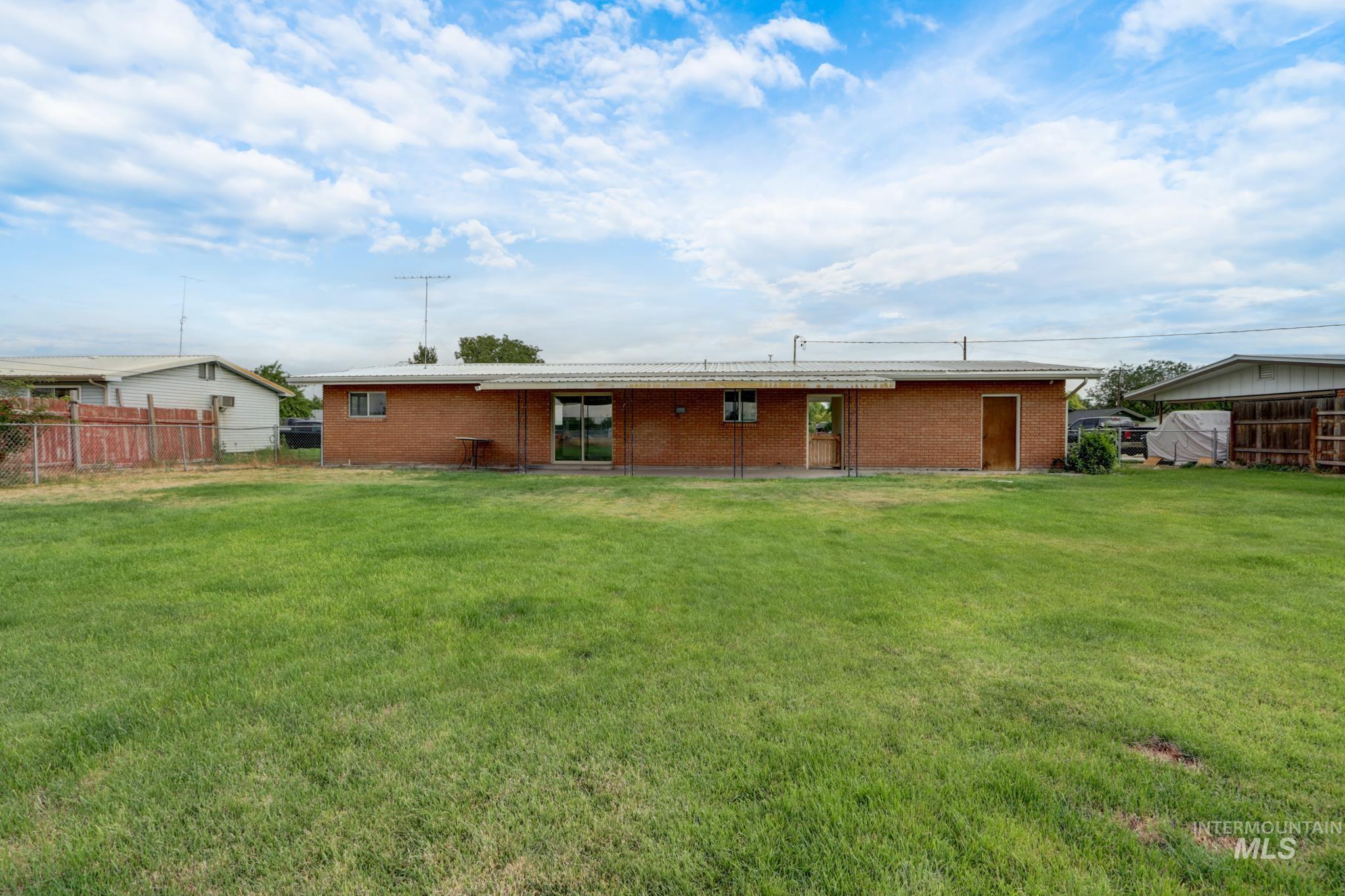 801 Thompson Avenue Property Photo 41