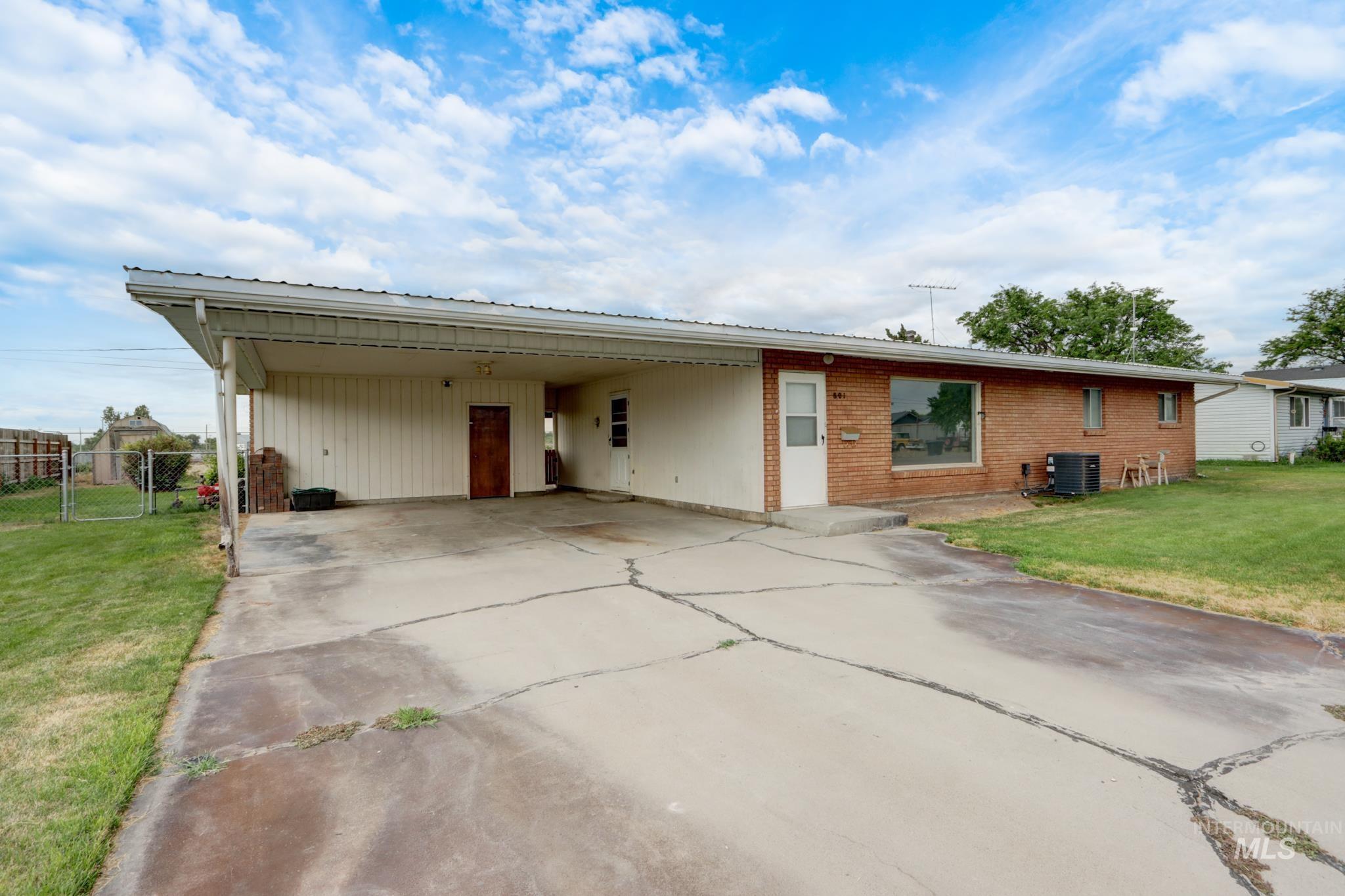 801 Thompson Avenue Property Photo 44