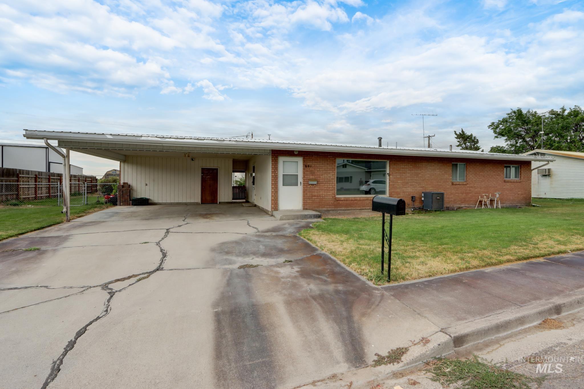 801 Thompson Avenue Property Photo 45