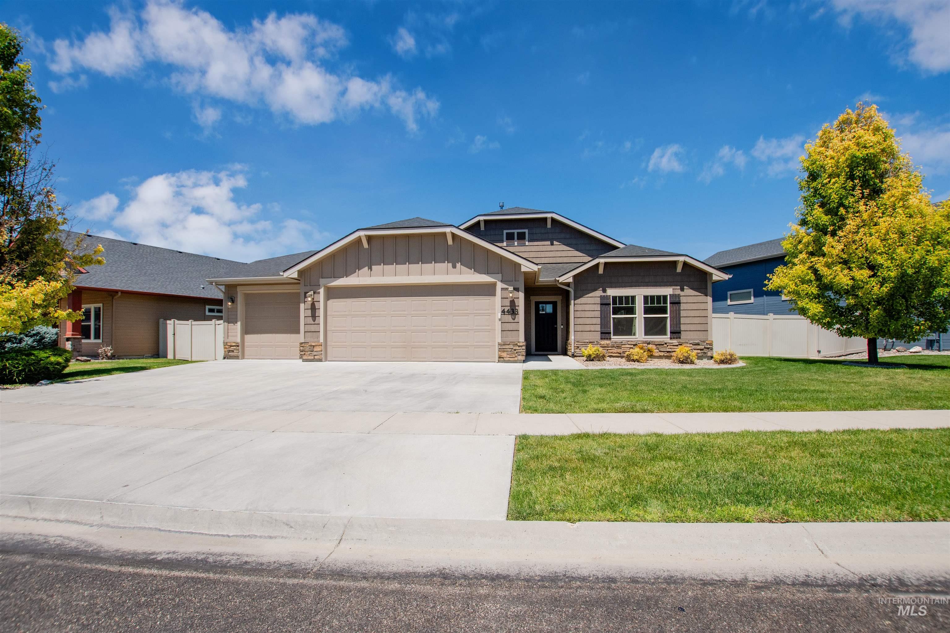 4433 S Lava Springs Loop Property Photo 2