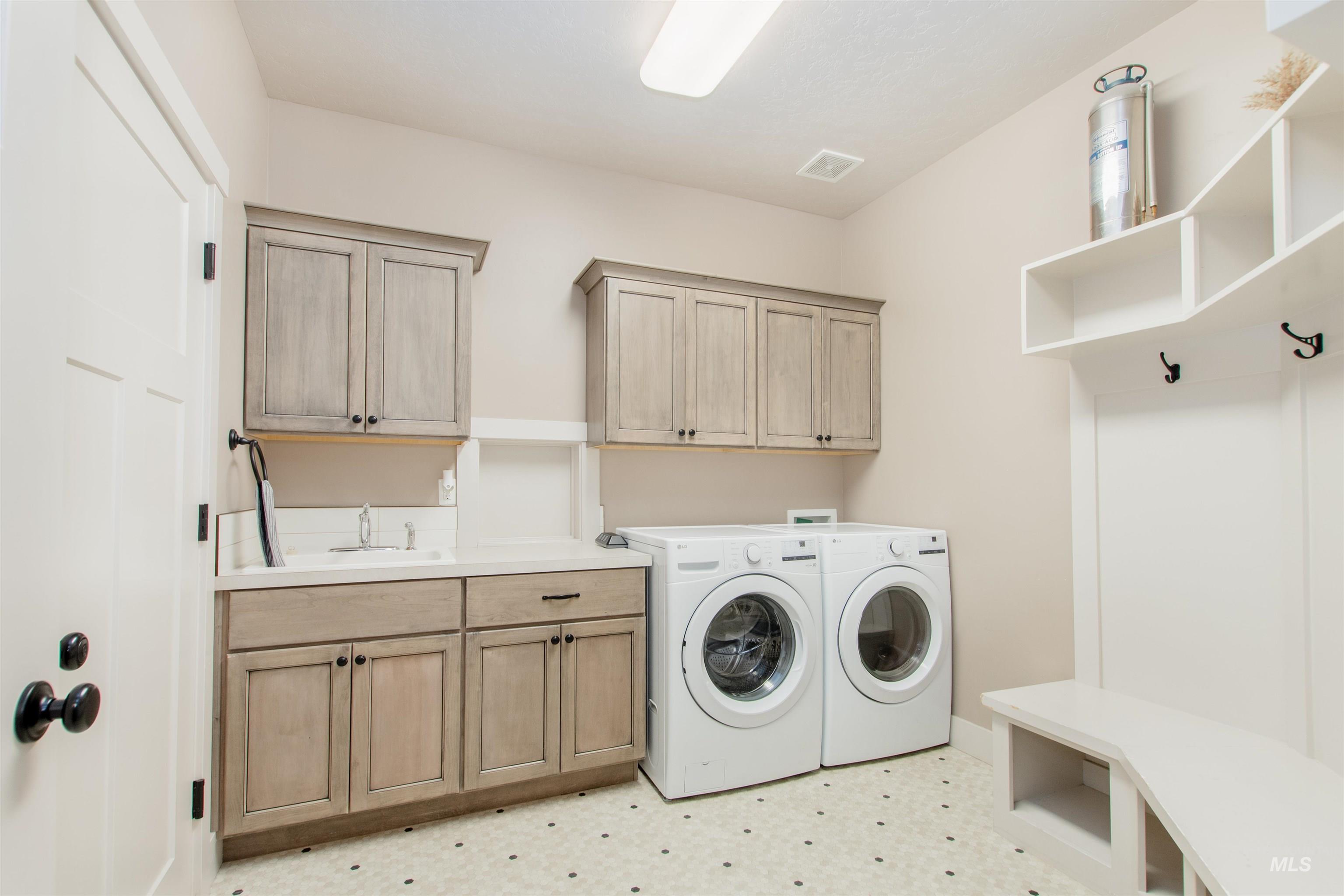 4433 S Lava Springs Loop Property Photo 15