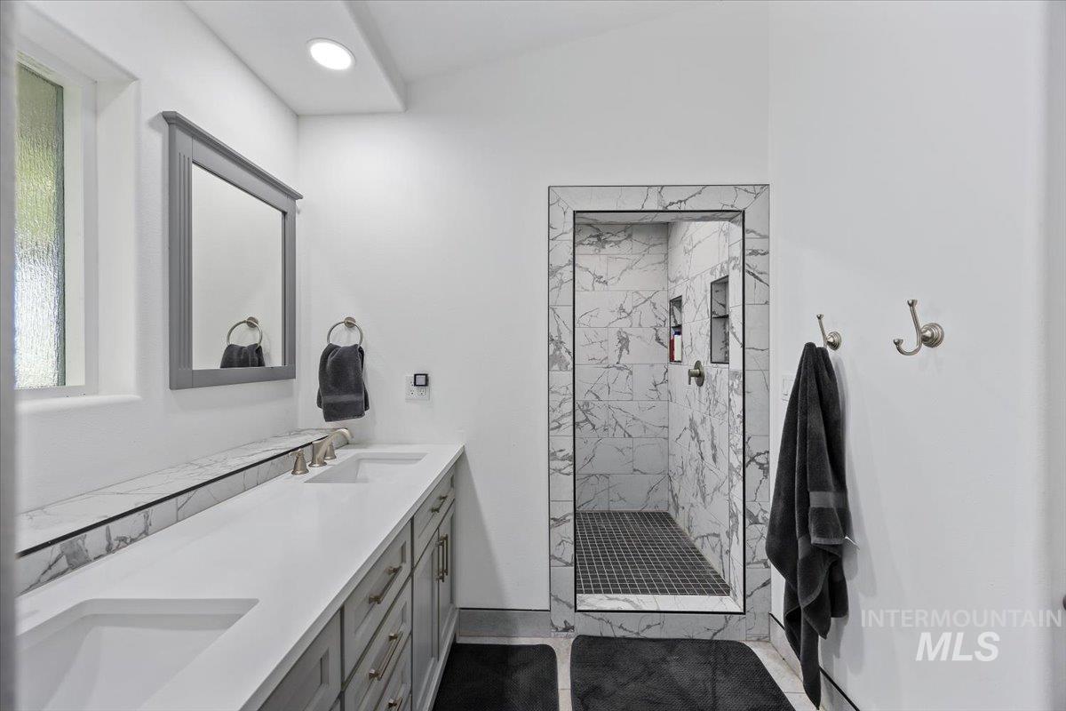 3847 N 1000 E Property Photo 23