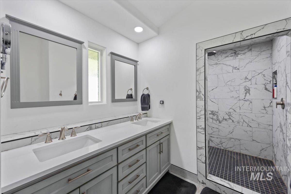 3847 N 1000 E Property Photo 24
