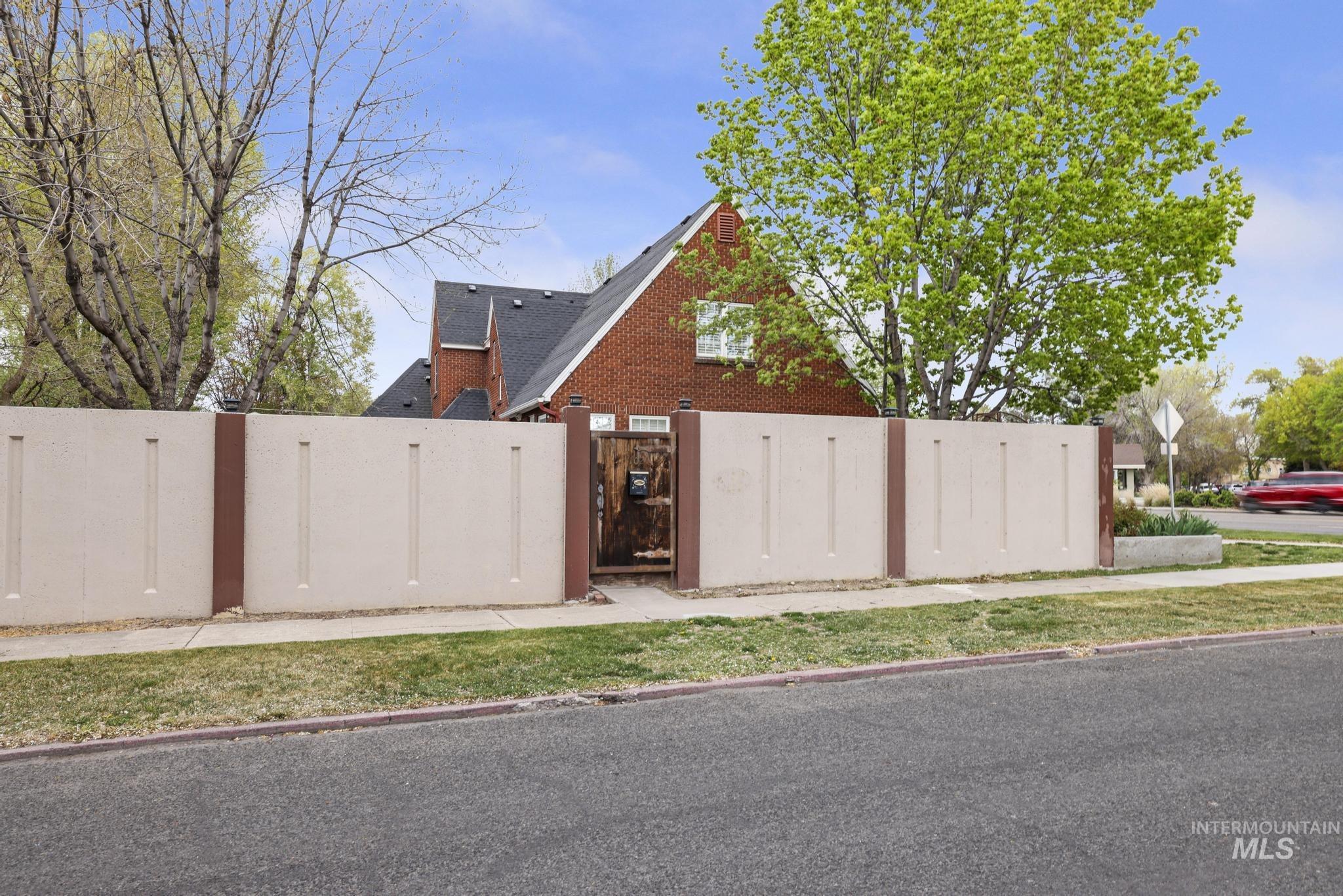 102 Fillmore Property Photo 19