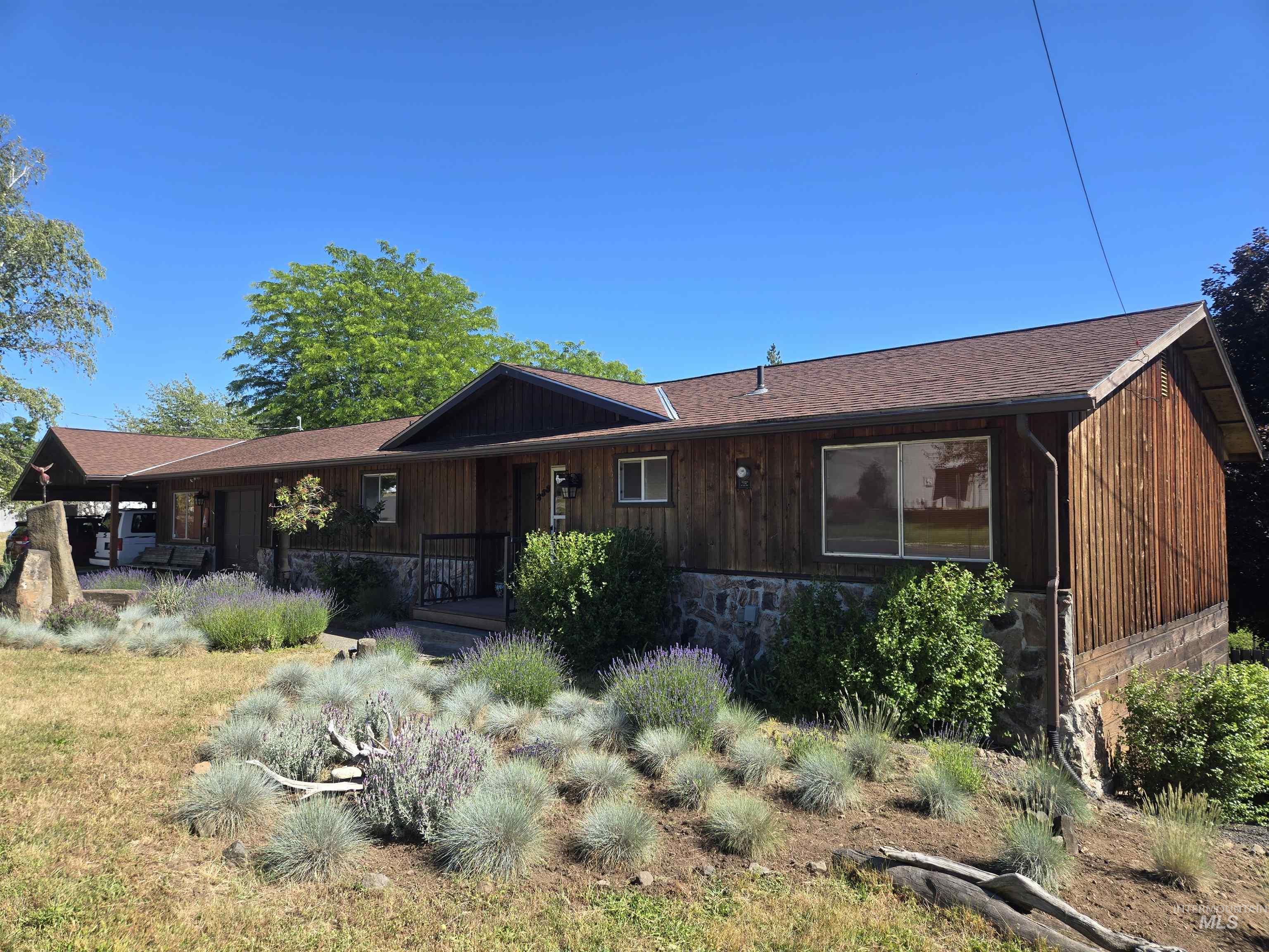 288 Shasta Circle Property Photo 1