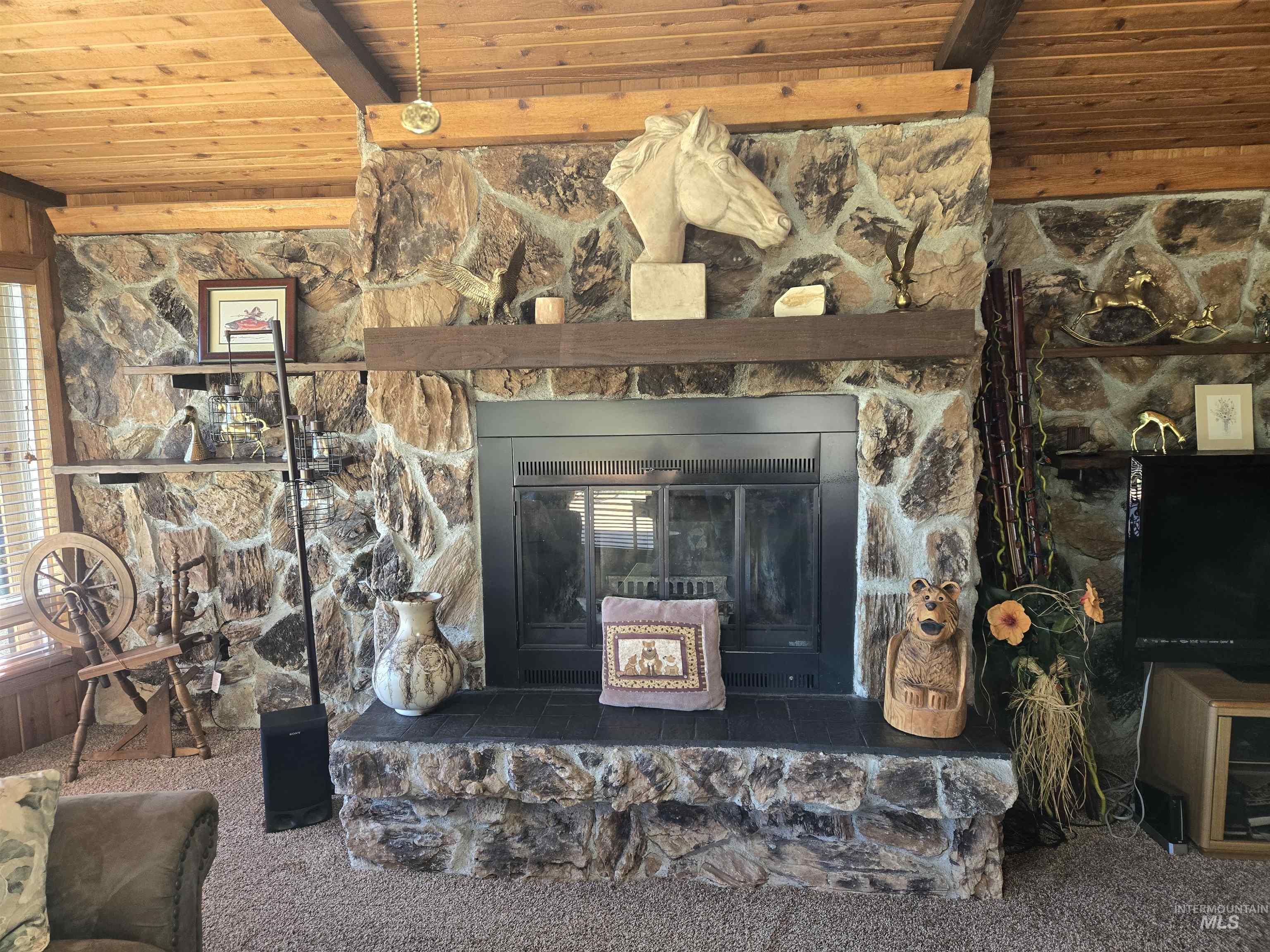 288 Shasta Circle Property Photo 4