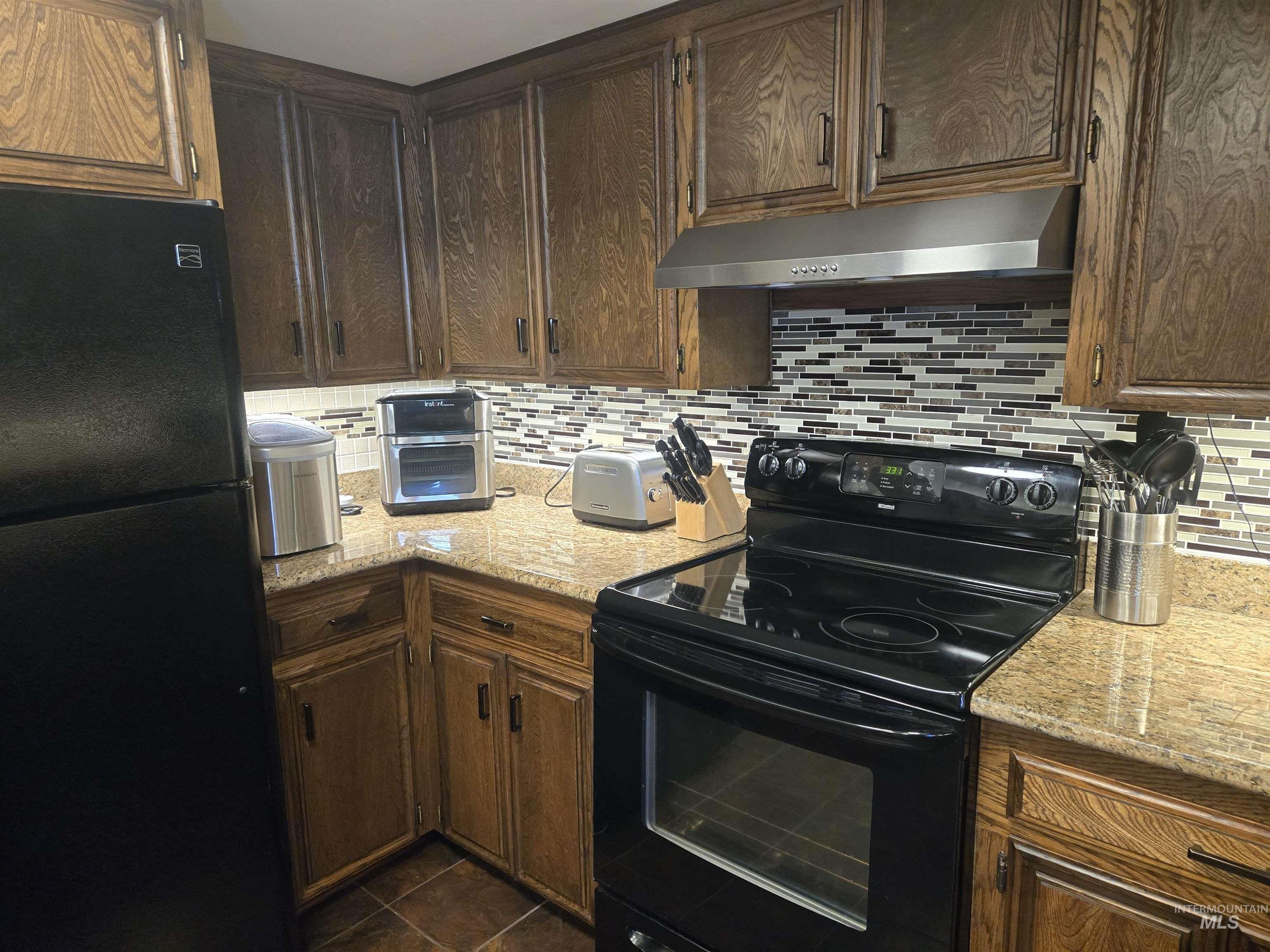 288 Shasta Circle Property Photo 8