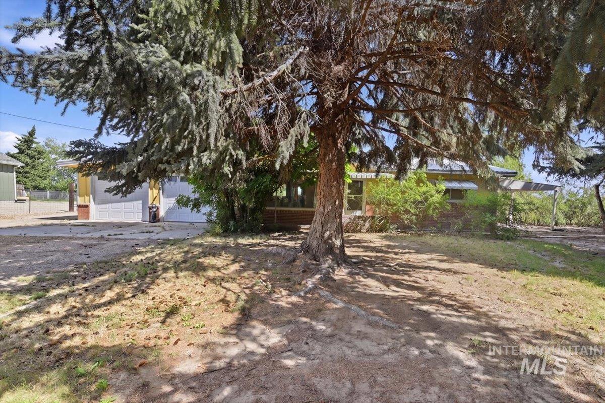 16622 Logan St Property Photo 2