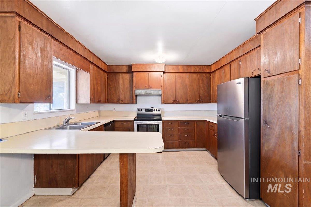 16622 Logan St Property Photo 7