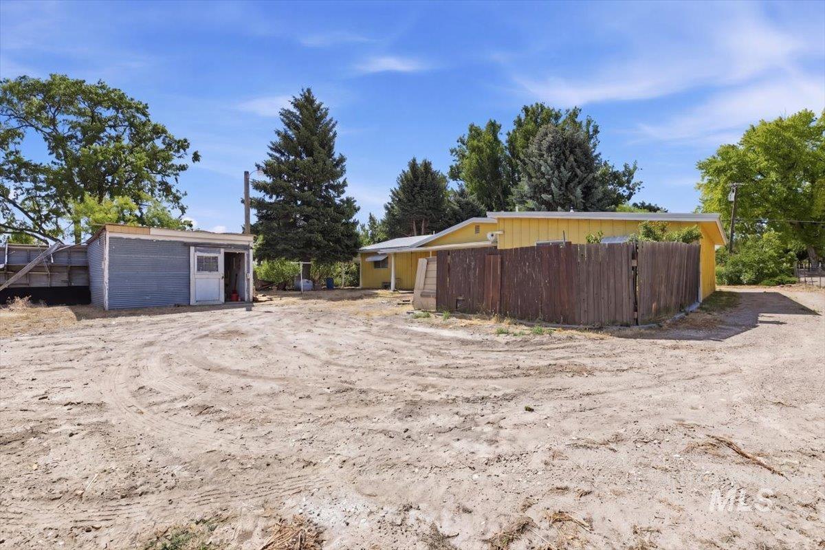 16622 Logan St Property Photo 22