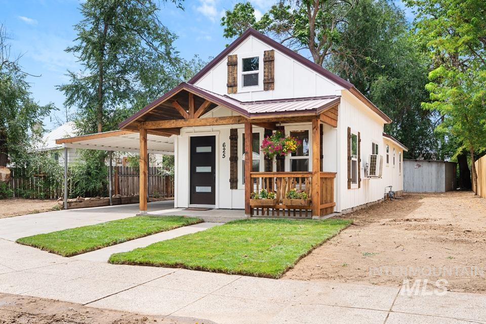 625 W 6th Street Property Photo 1