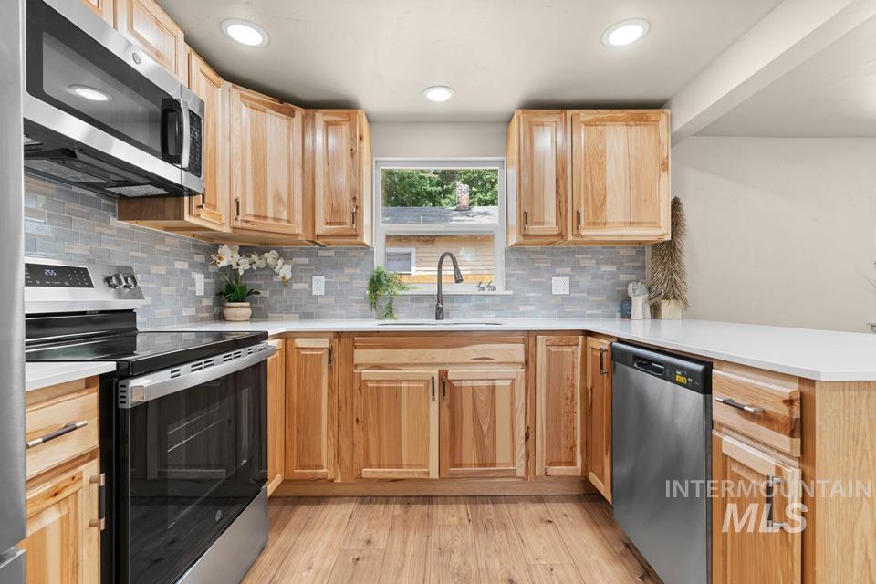 625 W 6th Street Property Photo 10