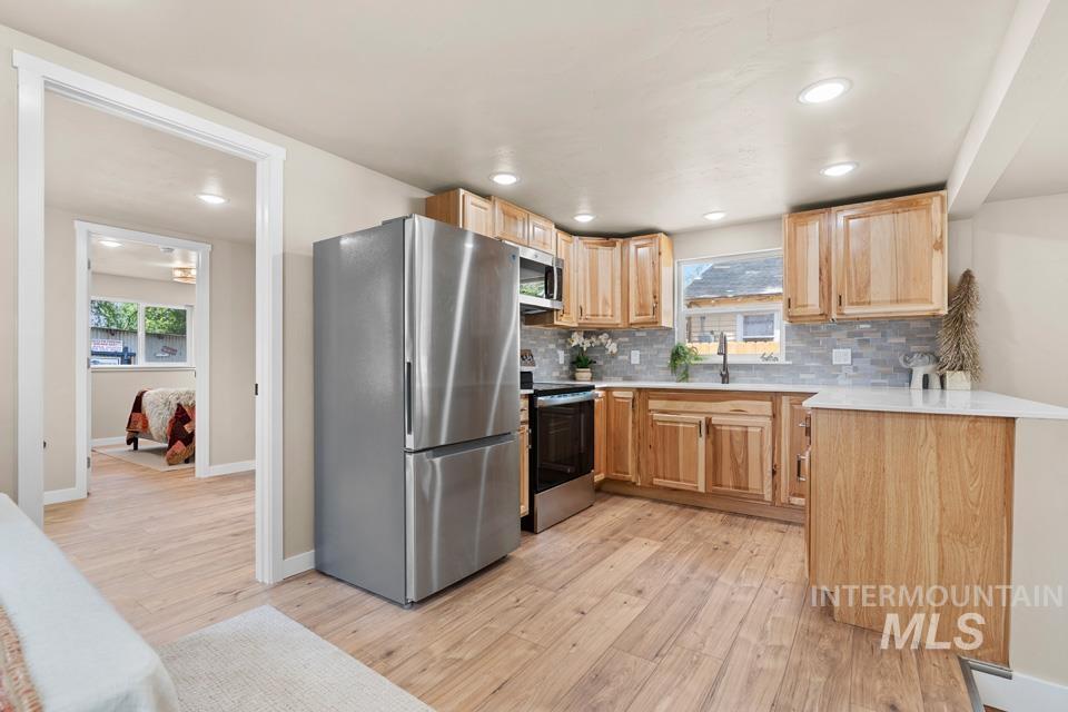 625 W 6th Street Property Photo 12