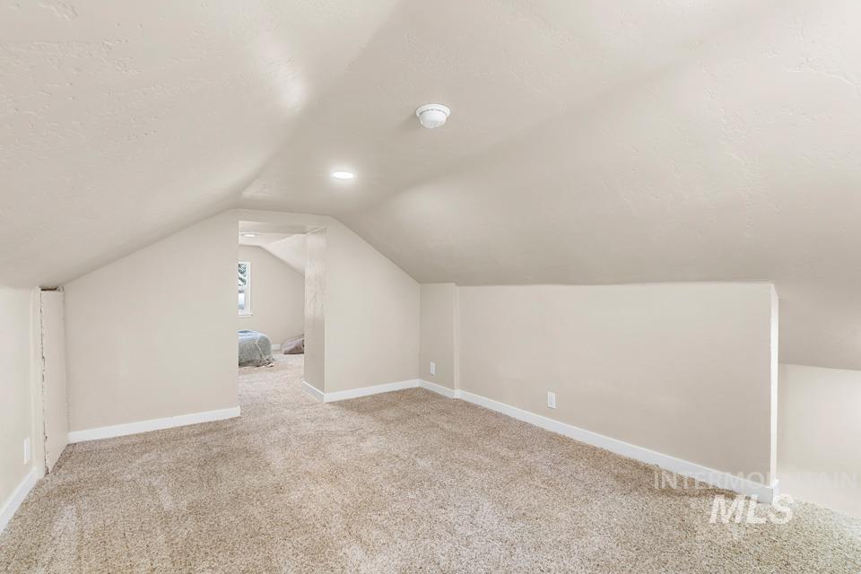 625 W 6th Street Property Photo 24