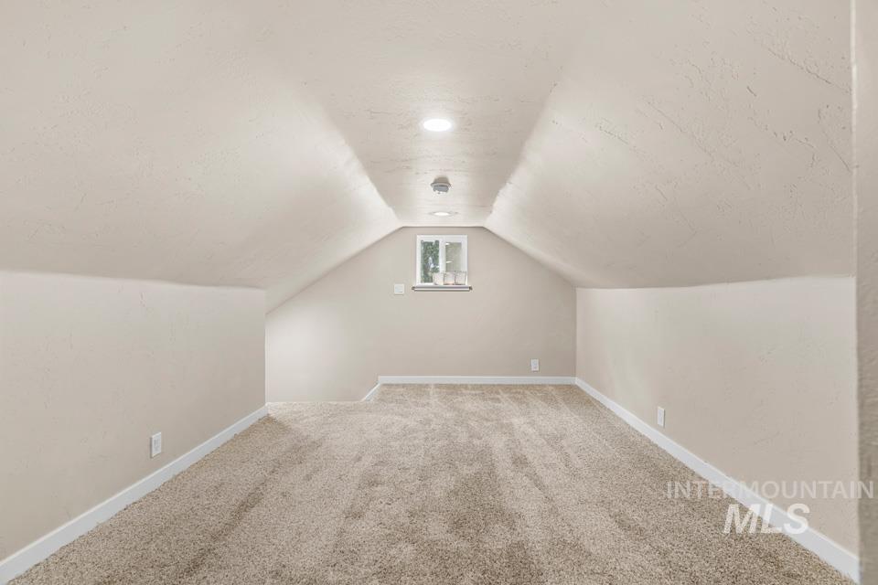 625 W 6th Street Property Photo 25