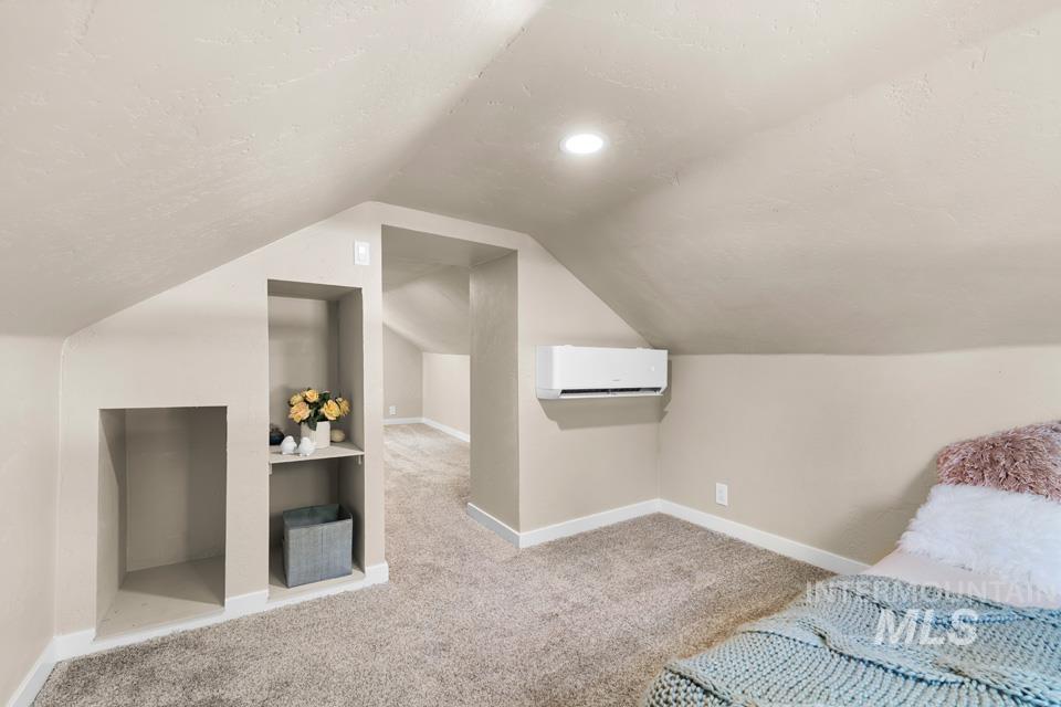 625 W 6th Street Property Photo 27