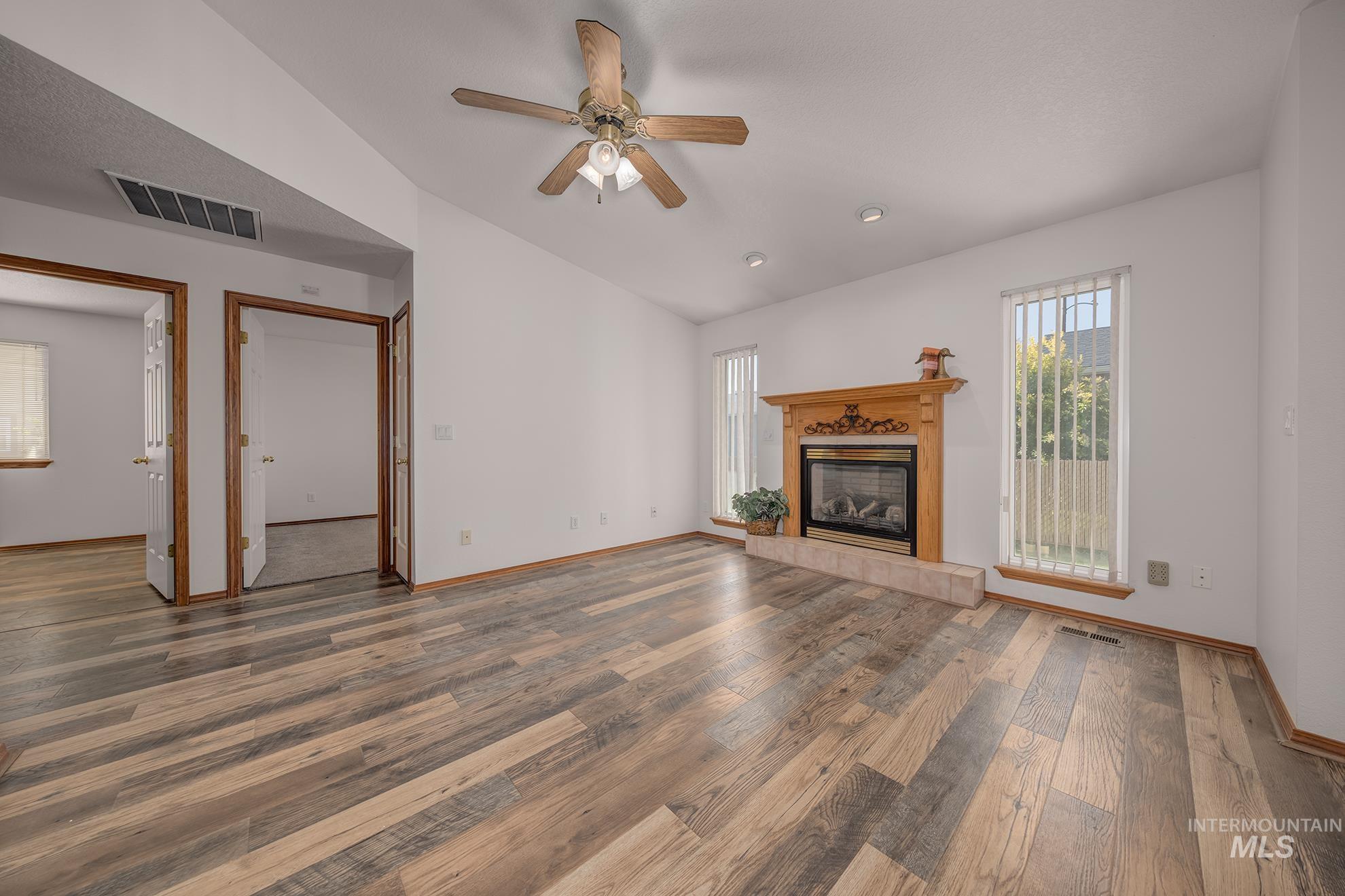 1100 Burnett Dr., No. 409 Property Photo 11