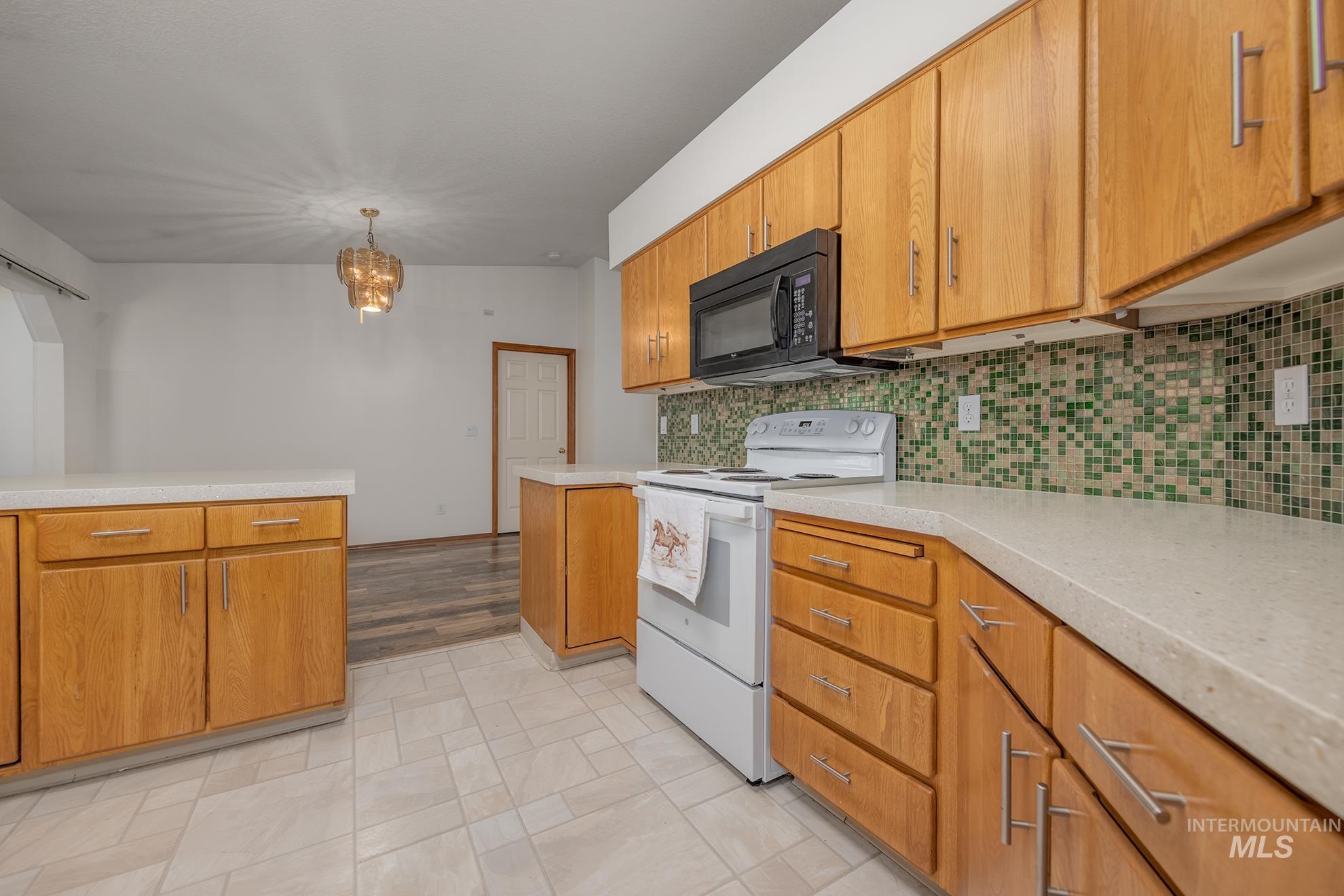 1100 Burnett Dr., No. 409 Property Photo 14