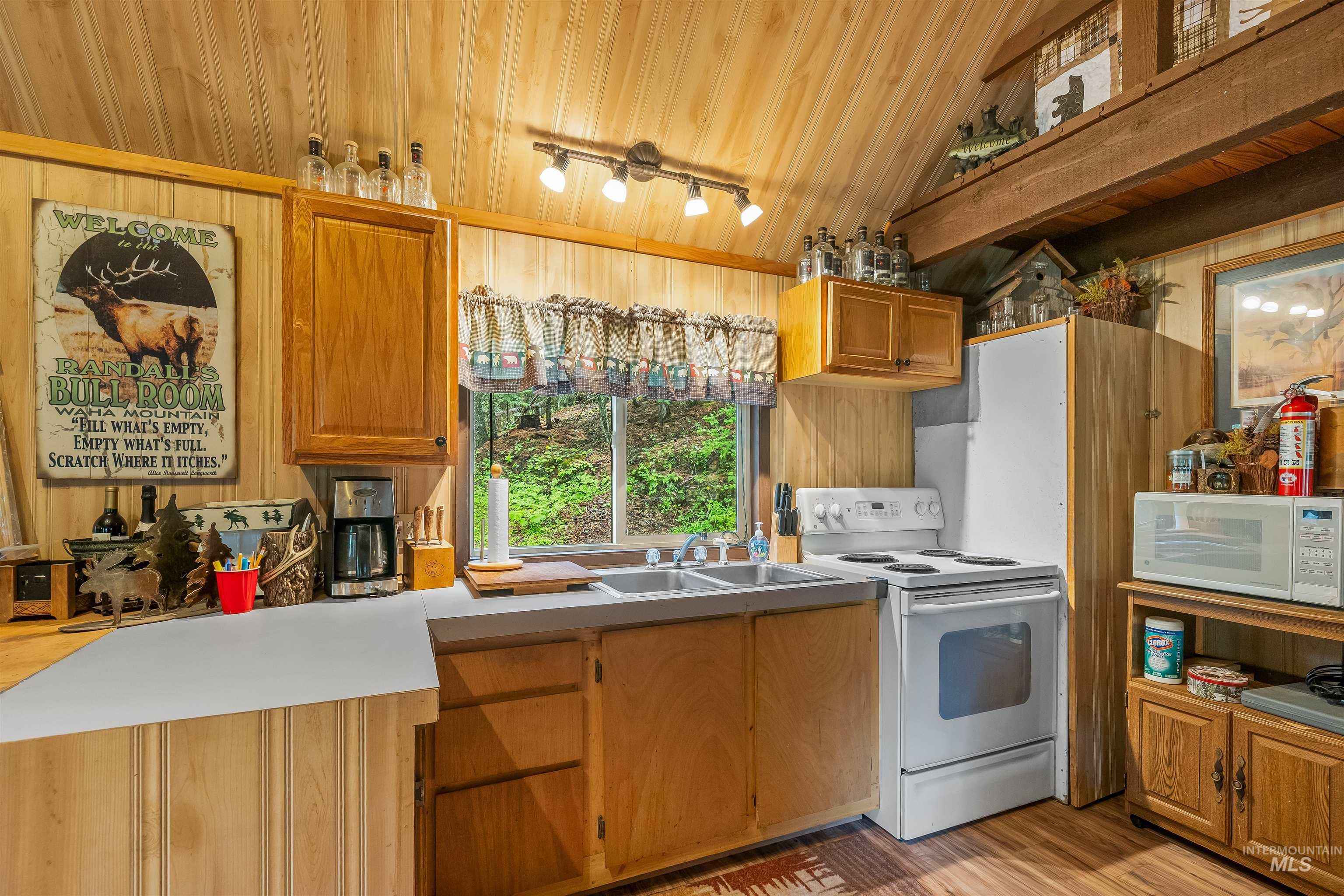 43158 Mountain Drive Property Photo 15