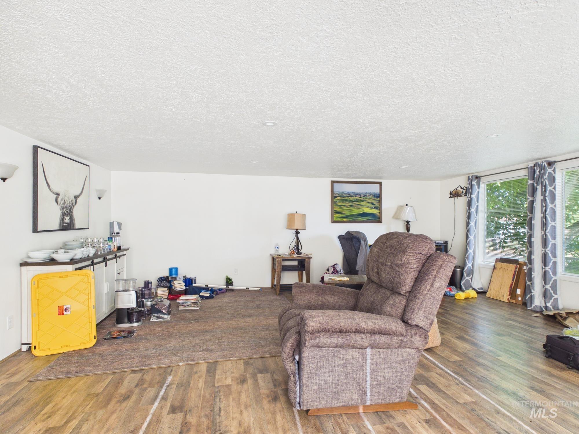 2014 2nd Avenue Property Photo 3