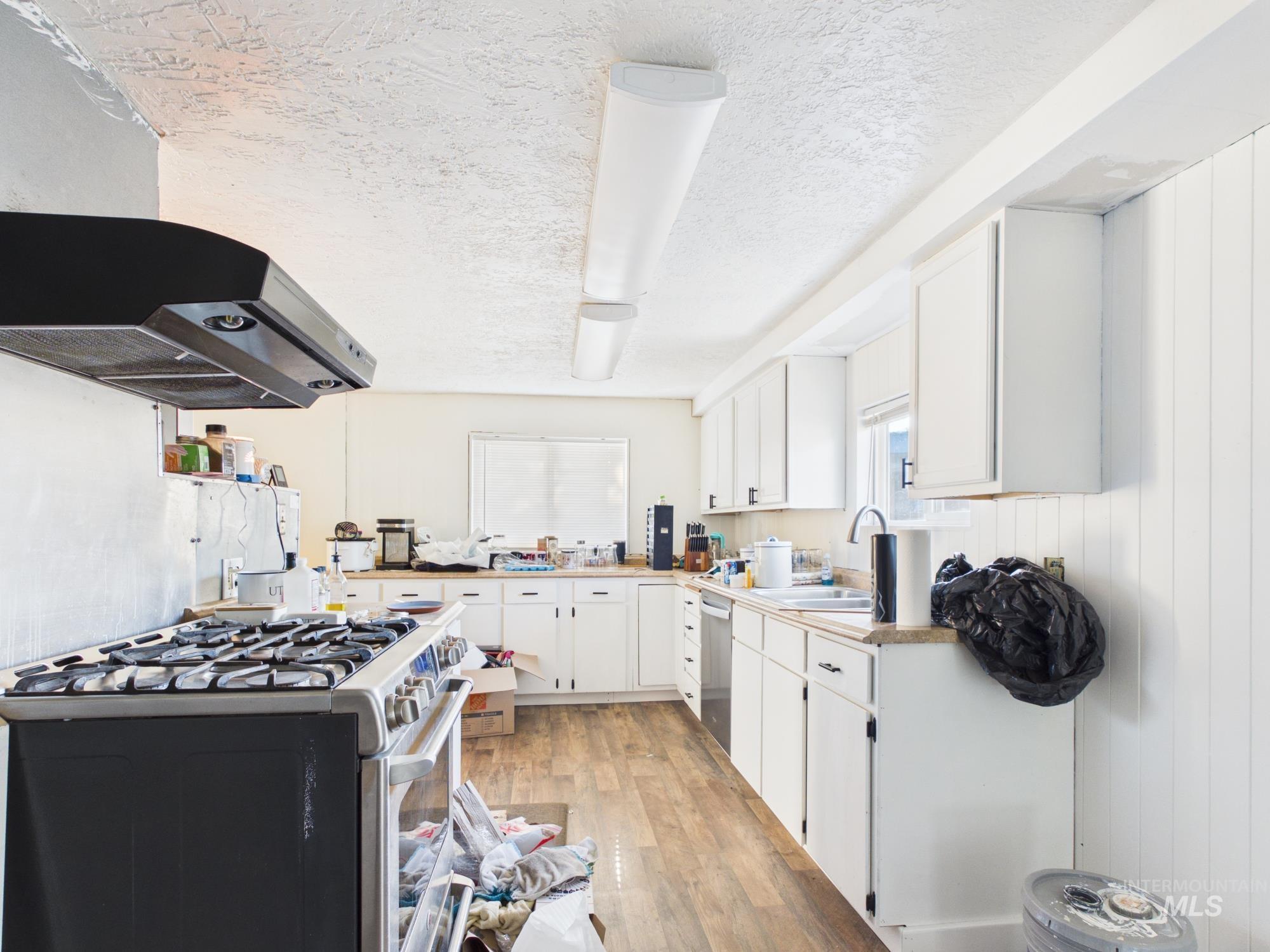 2014 2nd Avenue Property Photo 8