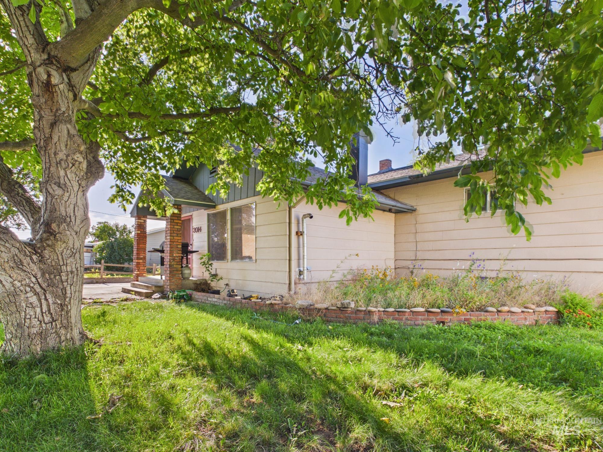 2014 2nd Avenue Property Photo 25