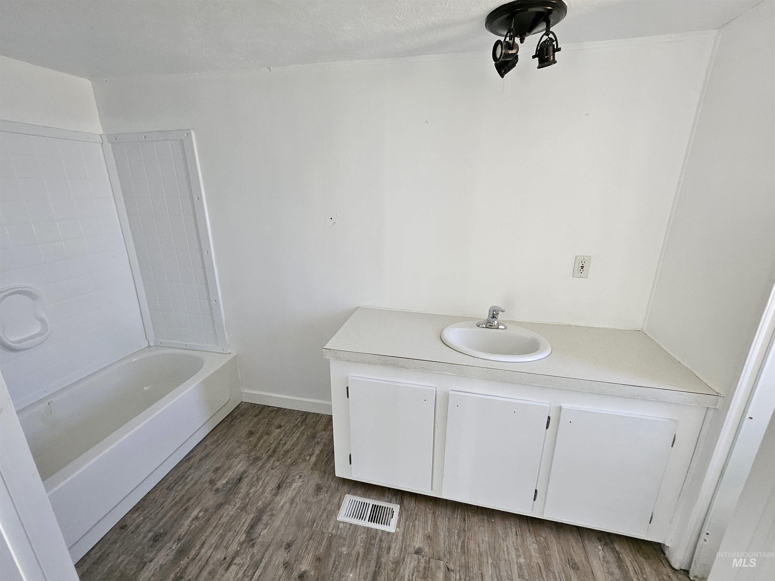 3059 Garden Pl Property Photo 13