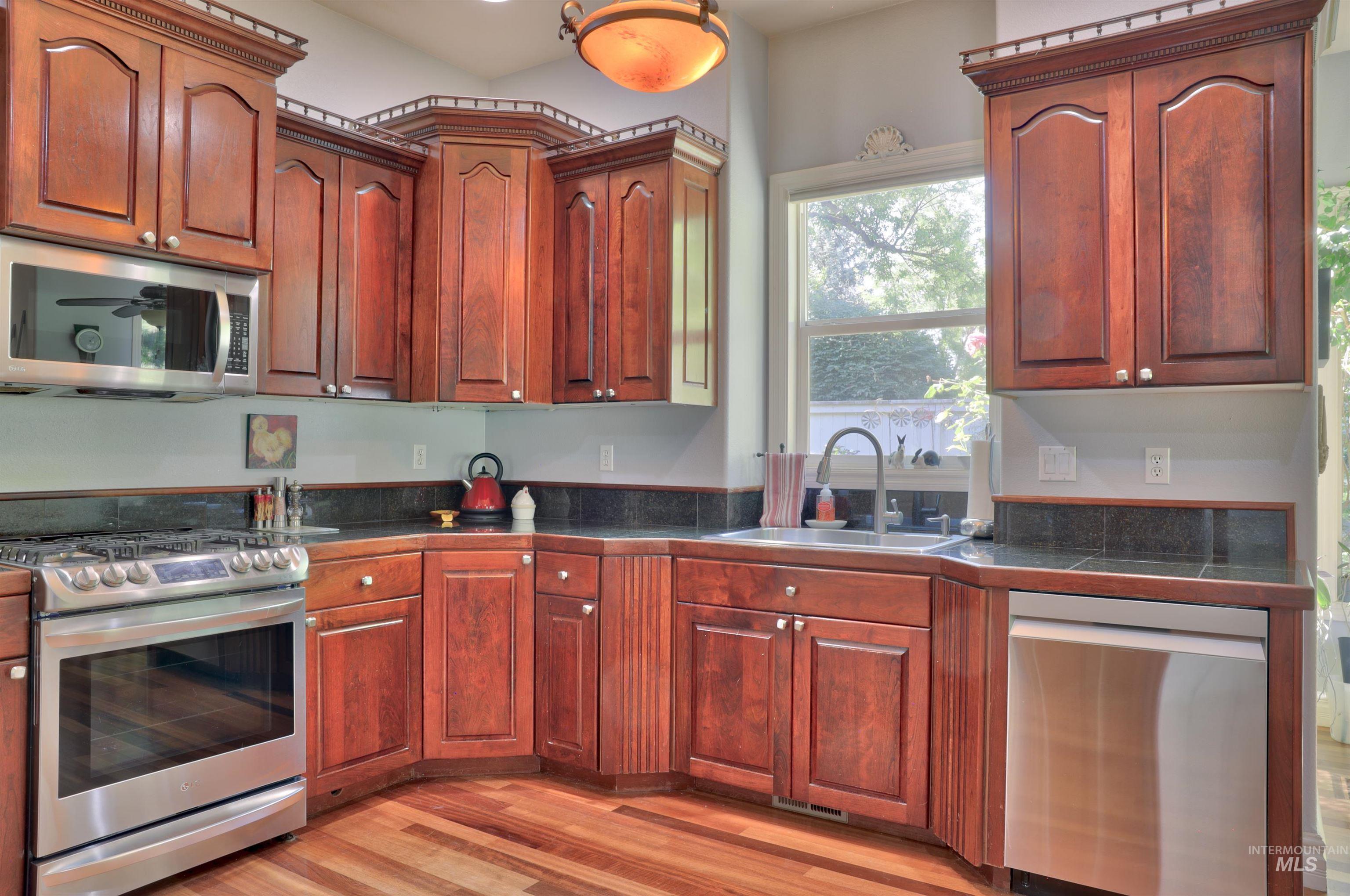 8657 W Creekrun Way Property Photo 14