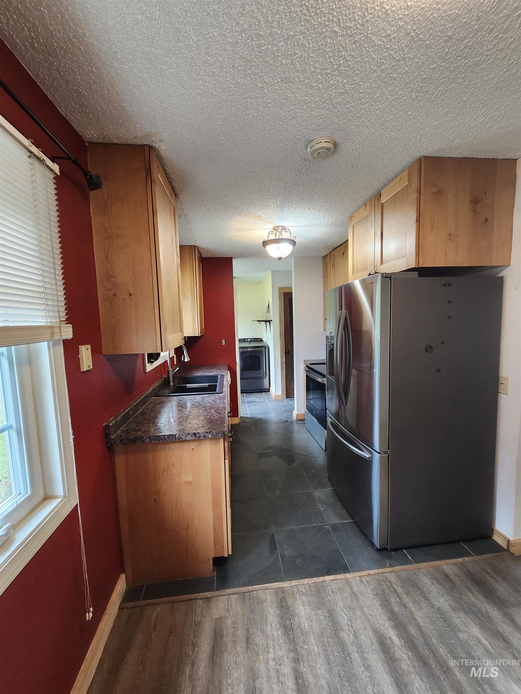 425 Cedar Dr Property Photo 8