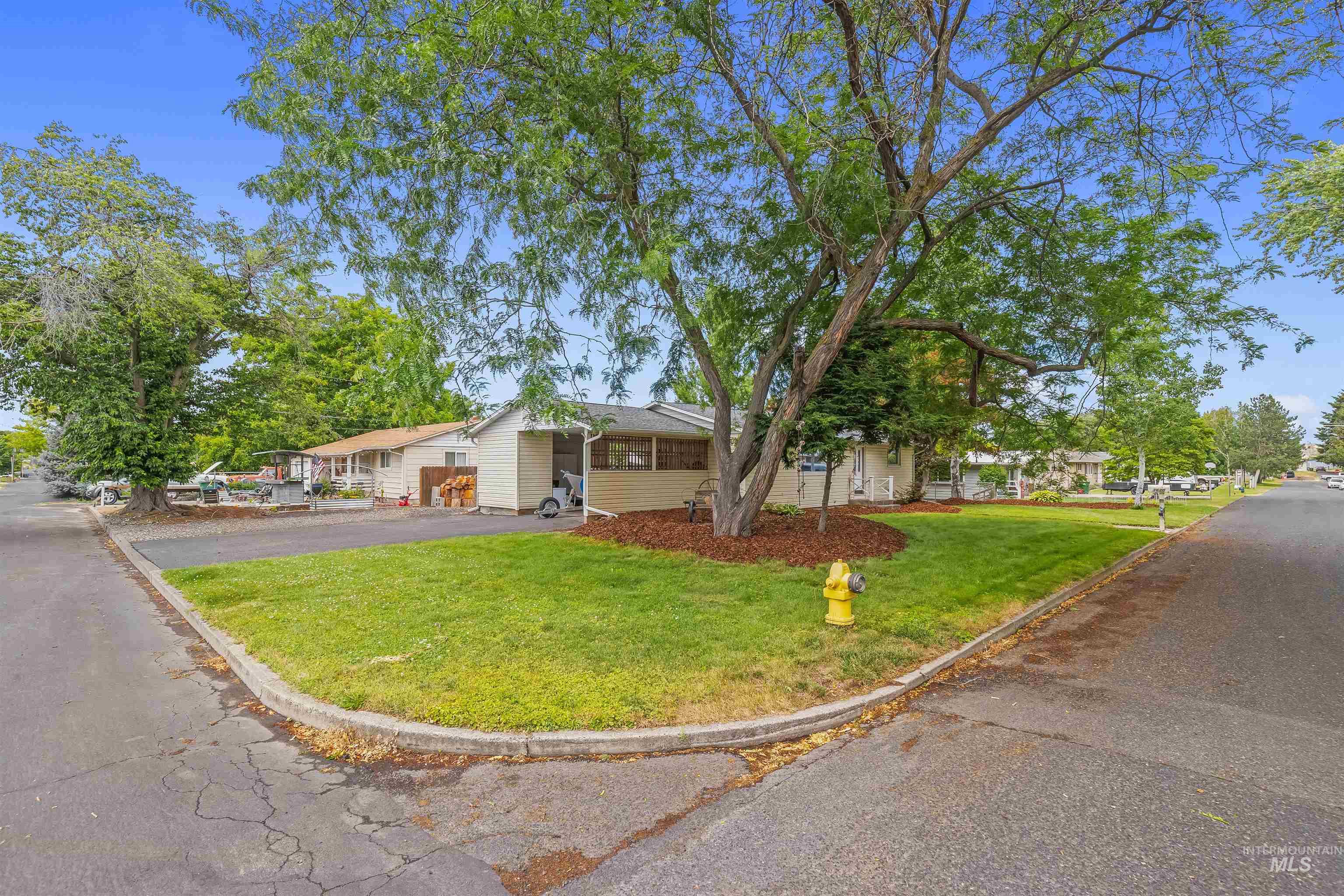 3620 18th Street C Property Photo 3