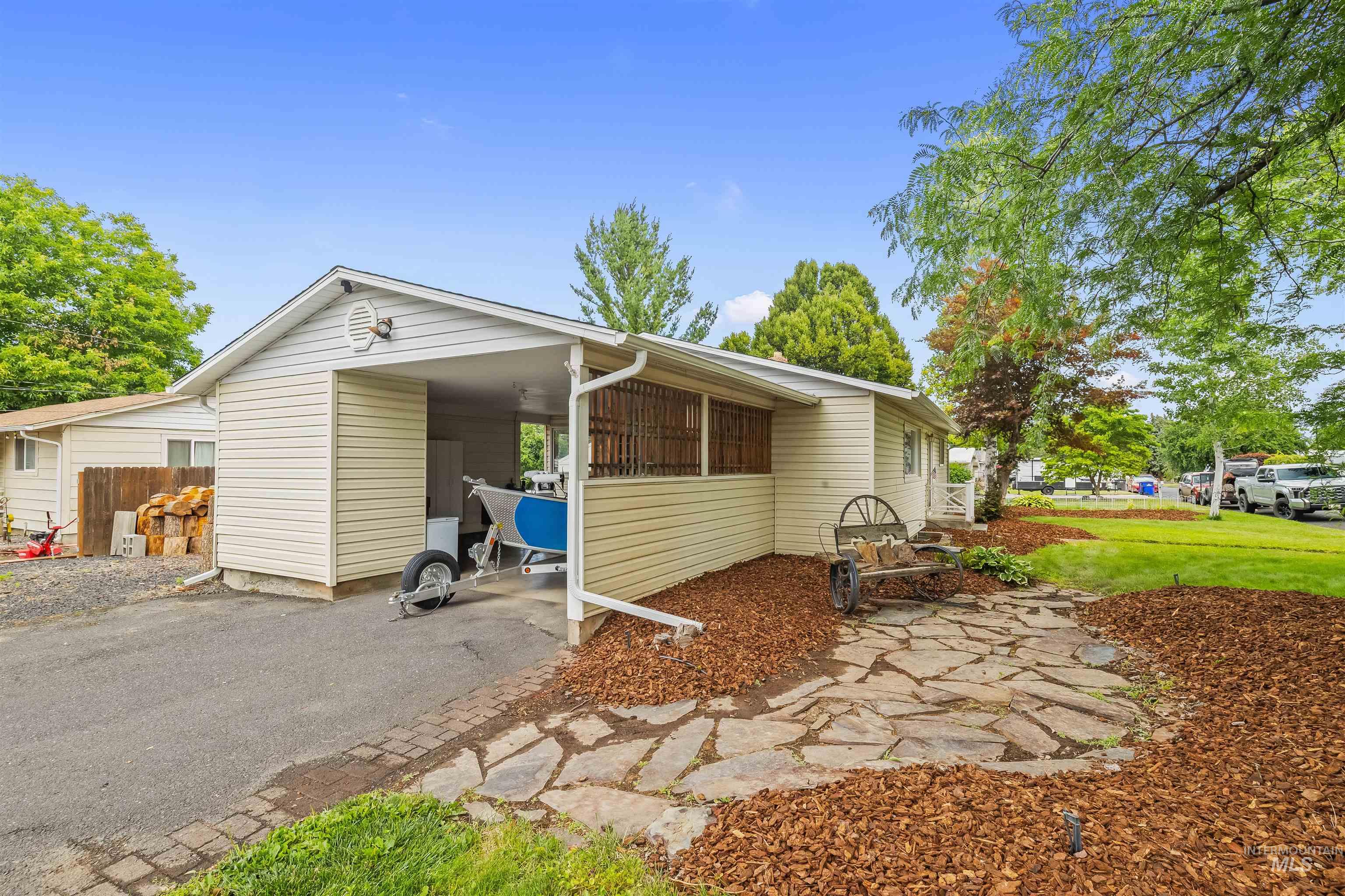 3620 18th Street C Property Photo 4
