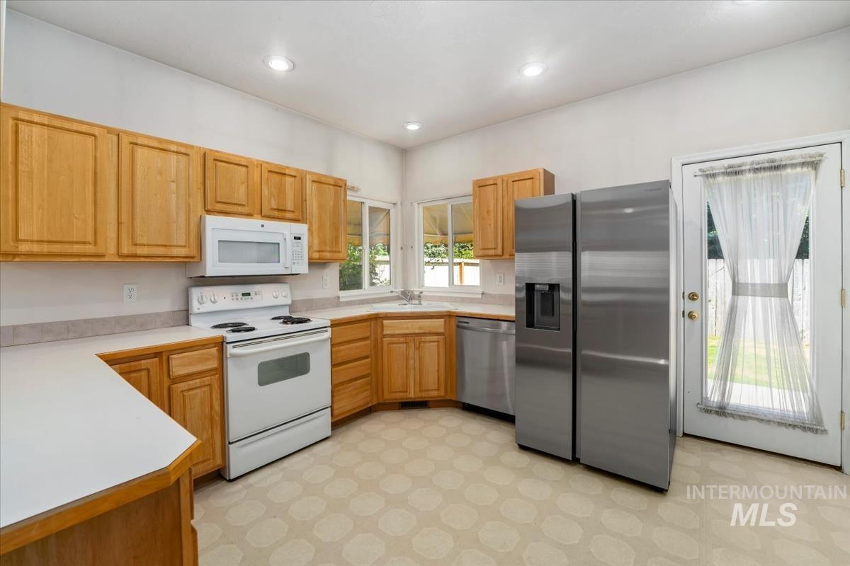 11374 W Arch St Property Photo 14