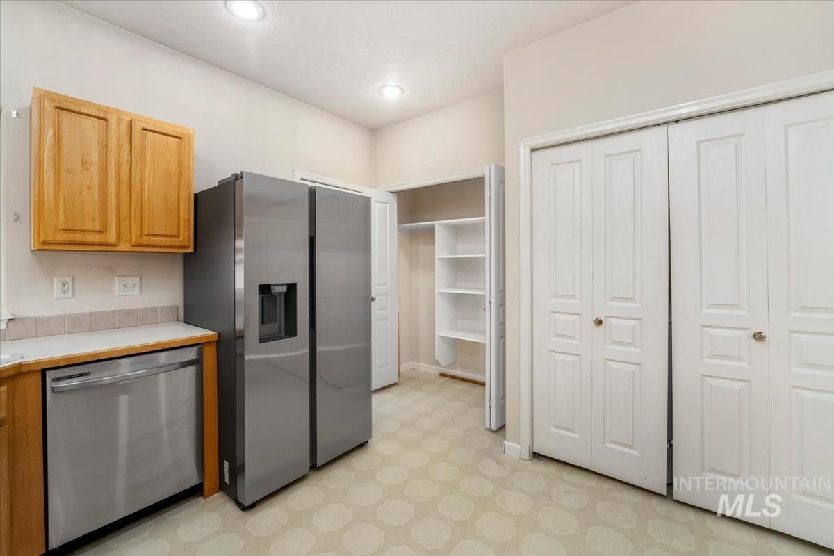 11374 W Arch St Property Photo 17
