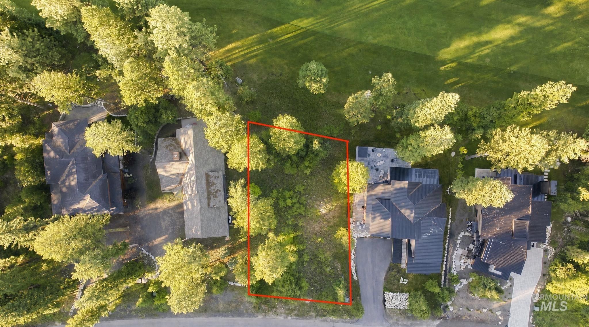 1012 Violet Way Property Photo 2