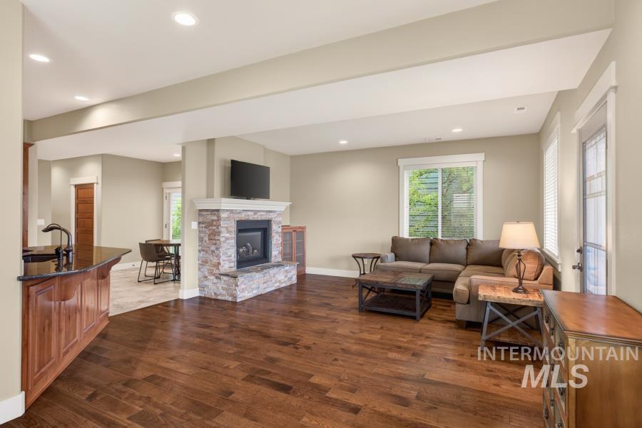2509 White Avenue Property Photo 6
