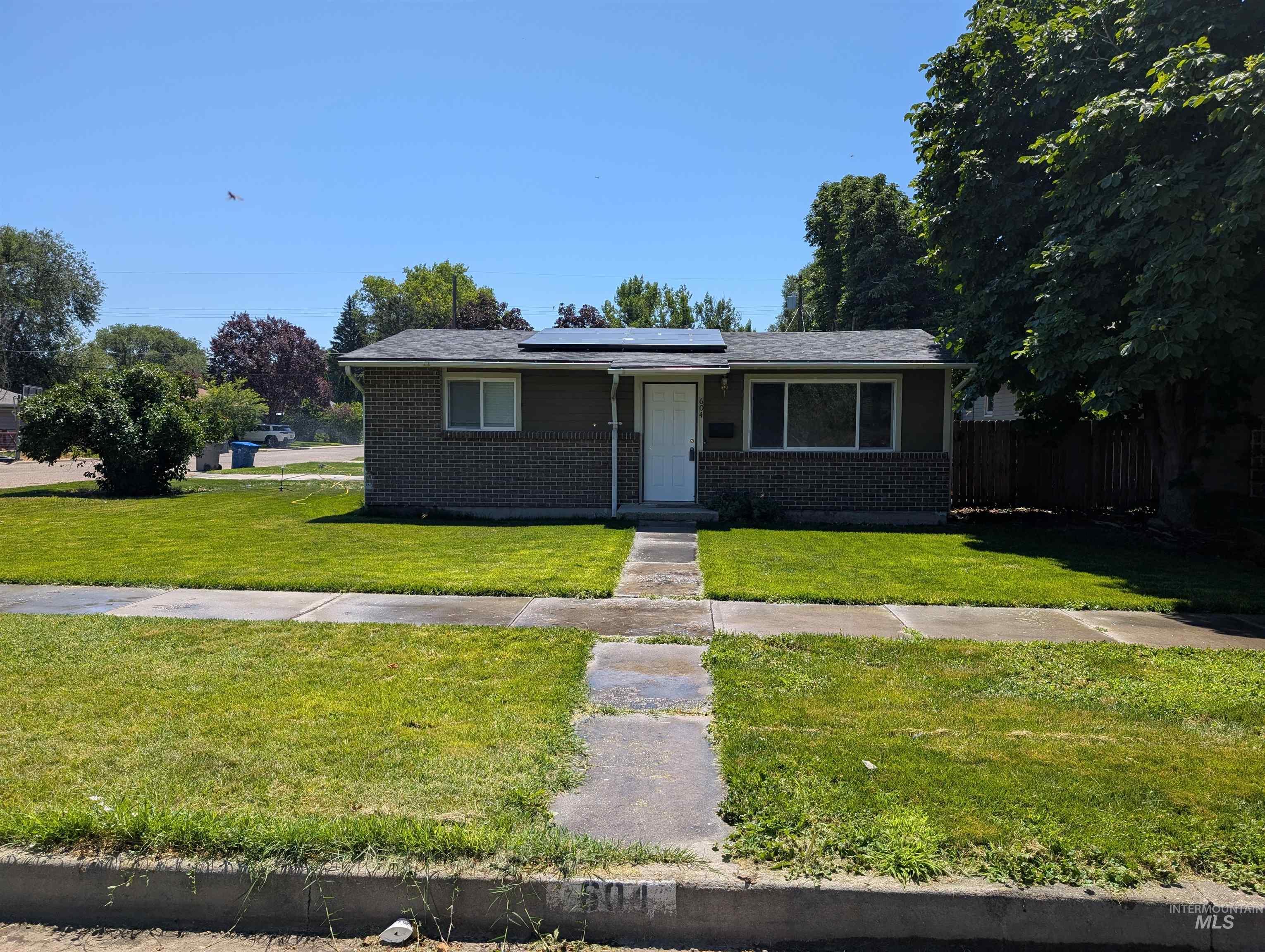604 19th Ave South Property Photo 2